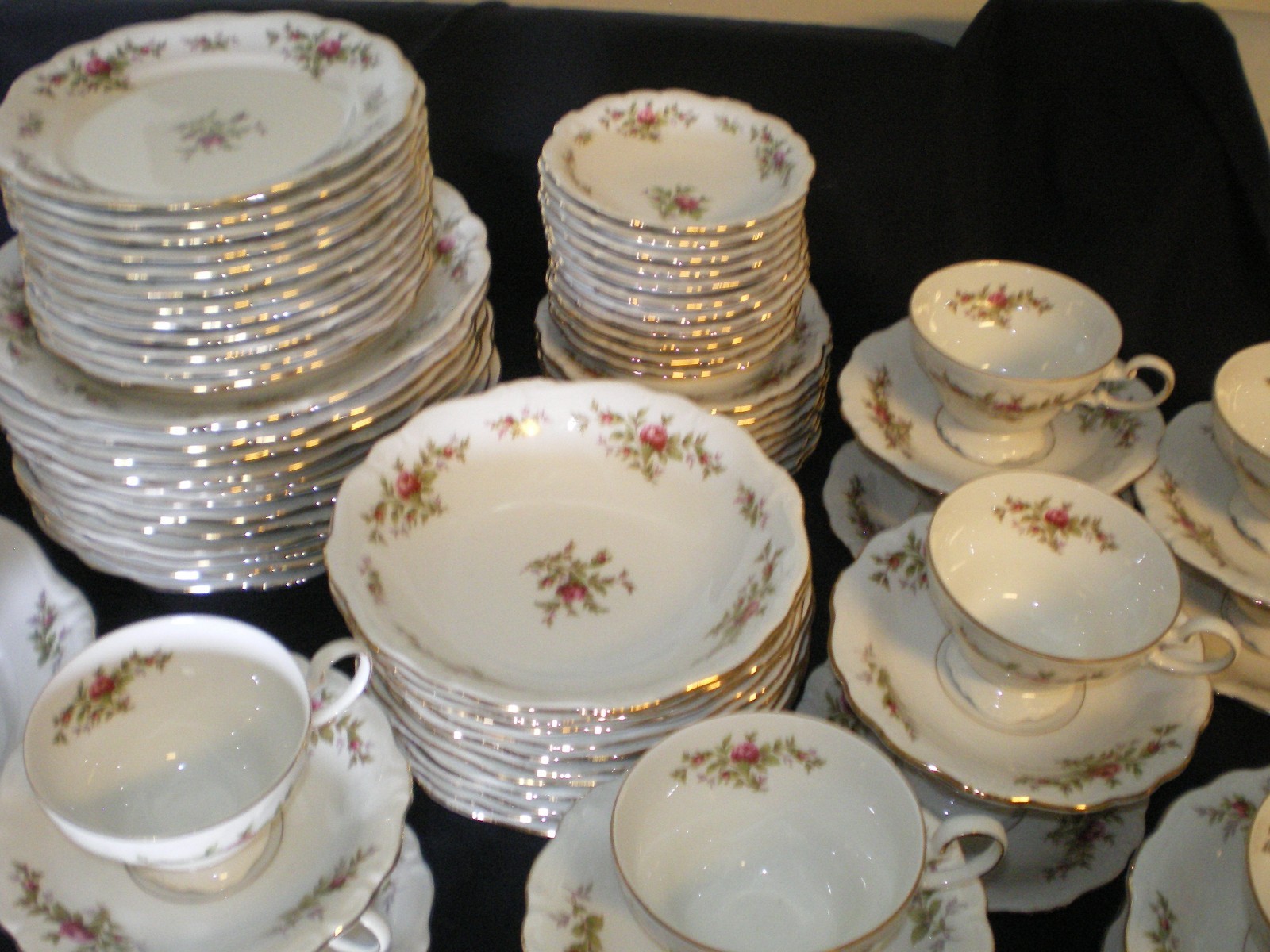 MINT 82 Pc Johann Haviland MOSS ROSE 9 Settings Germany Plate Bowl Cup Gold Trim