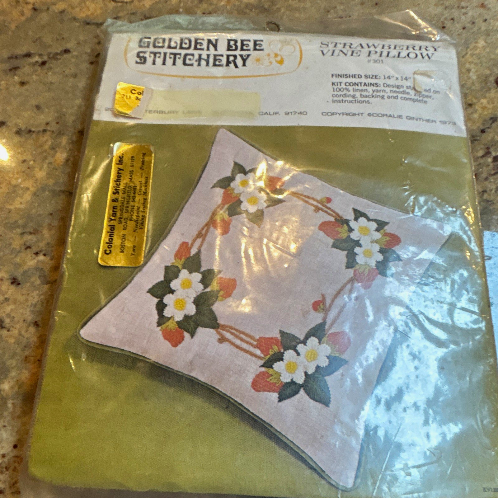 Vintage 1973 Golden Bee Crewel Pillow Kit Strawberry Vine 301 Stamped Linen 