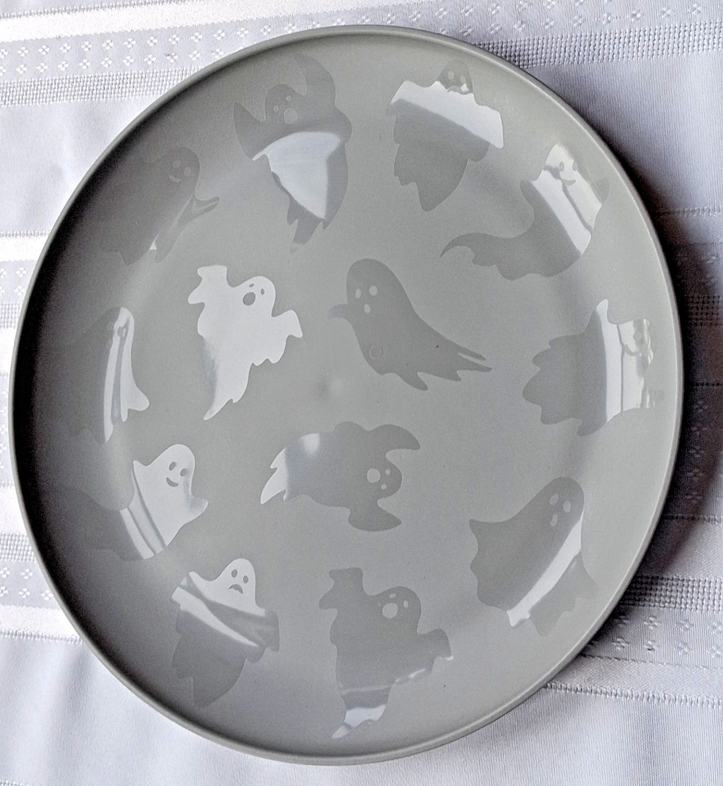Halloween Ghost Dinner Plates MAINSTAYS 10.5 in Plastic Set of 11 NEW👻Ghosts