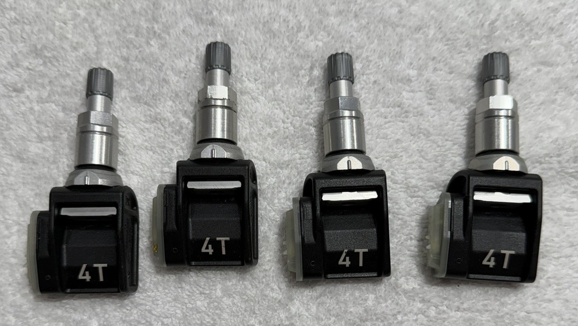 Complete Set of 4 Genuine OEM 4T GM Trailering Tire Pressure Sensors 84152501