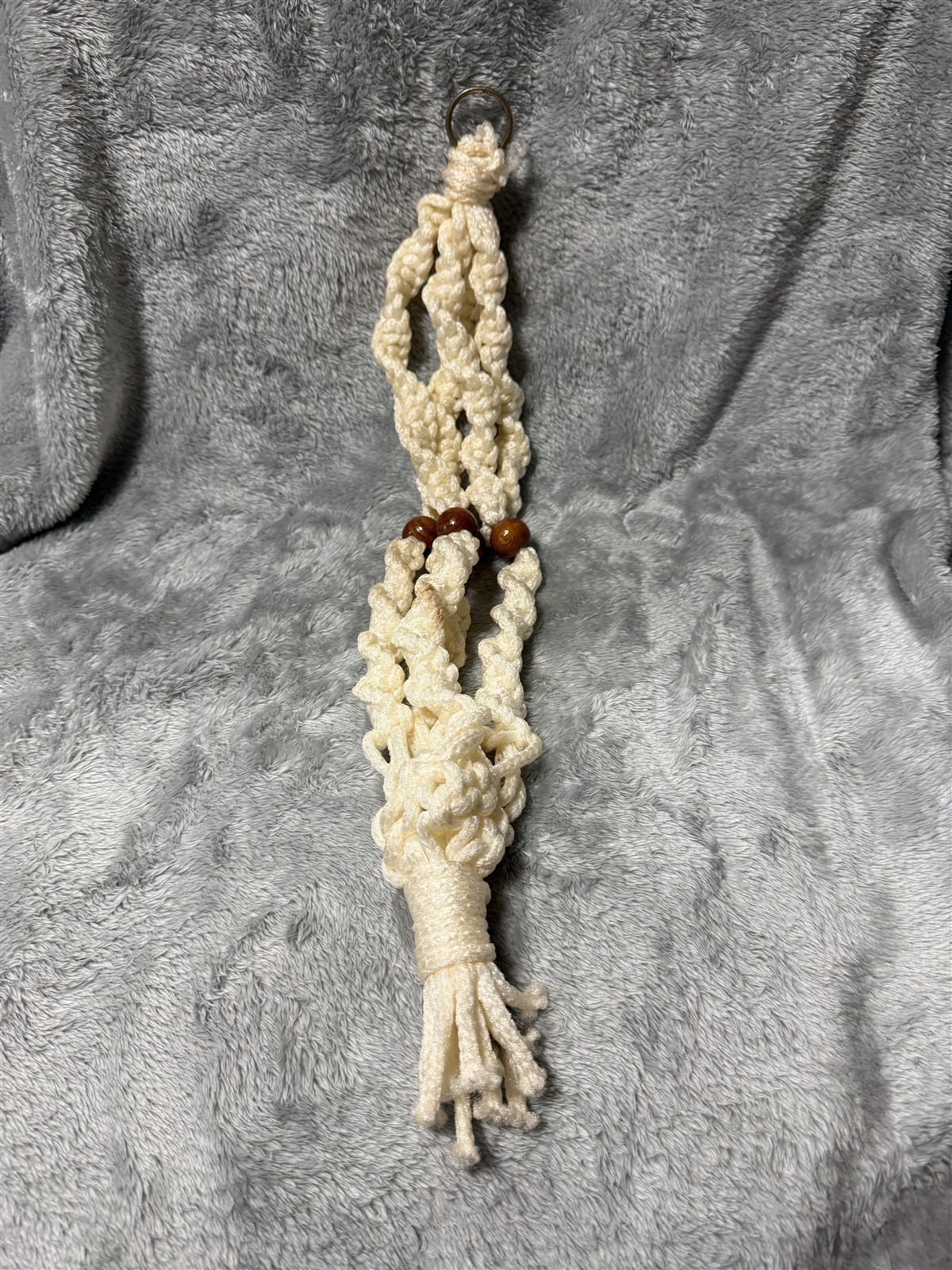 VINTAGE HANDMADE WHITE MACRAME PLANT HANGER NATURAL WHITE CORD W/ BROWN BEADS VINTAGE HANDMADE WHITE MACRAME PLANT HANGER NATURAL WHITE CORD W/ BROWN BEADS