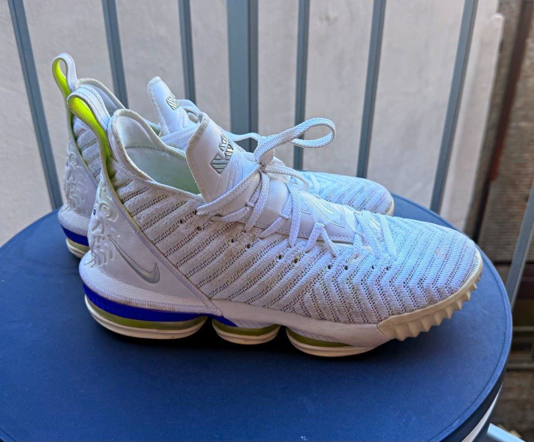Nike LeBron 16 Buzz Lightyear Men’s Mid Top Basketball Sneakers White AO2588-102