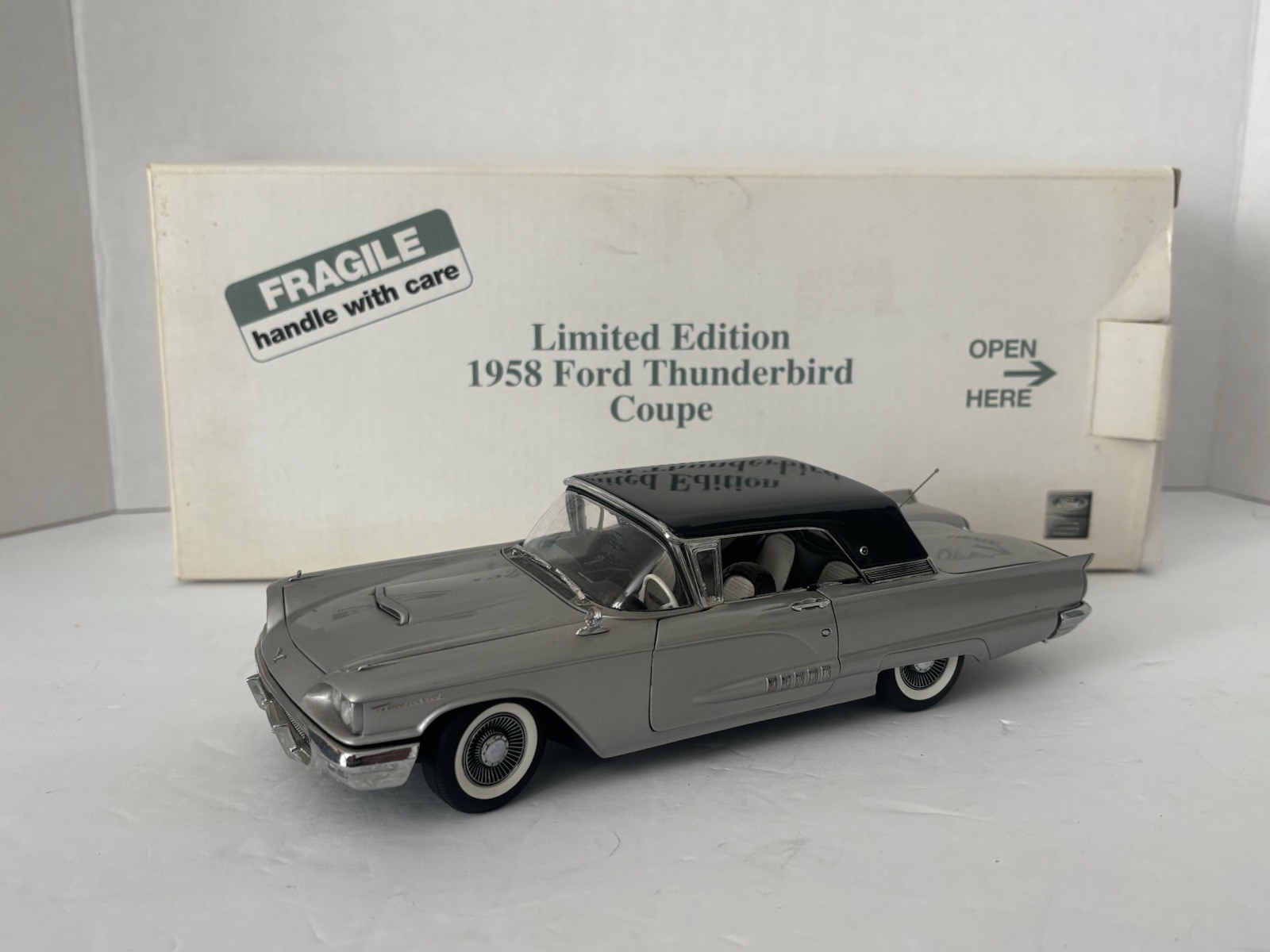 Danbury Mint 1958 Ford Thunderbird Coupe Limited Edition