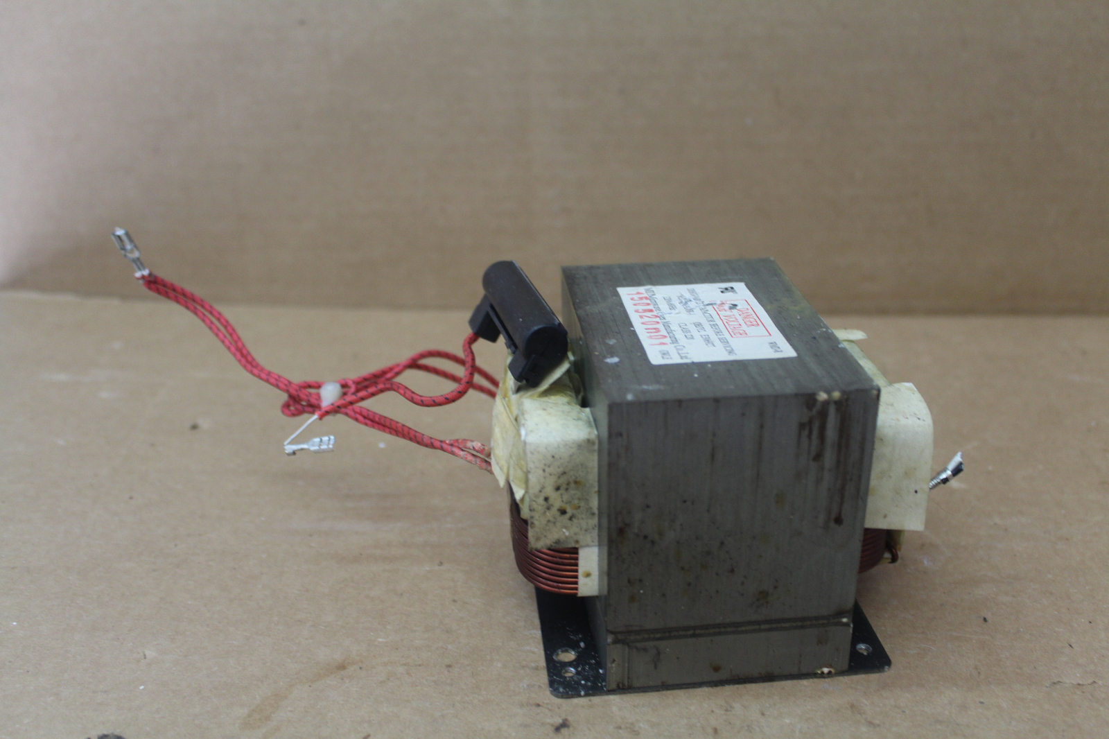 Bosch MW/Oven High Voltage Transformer+Fuse Part # 00620524 00620531