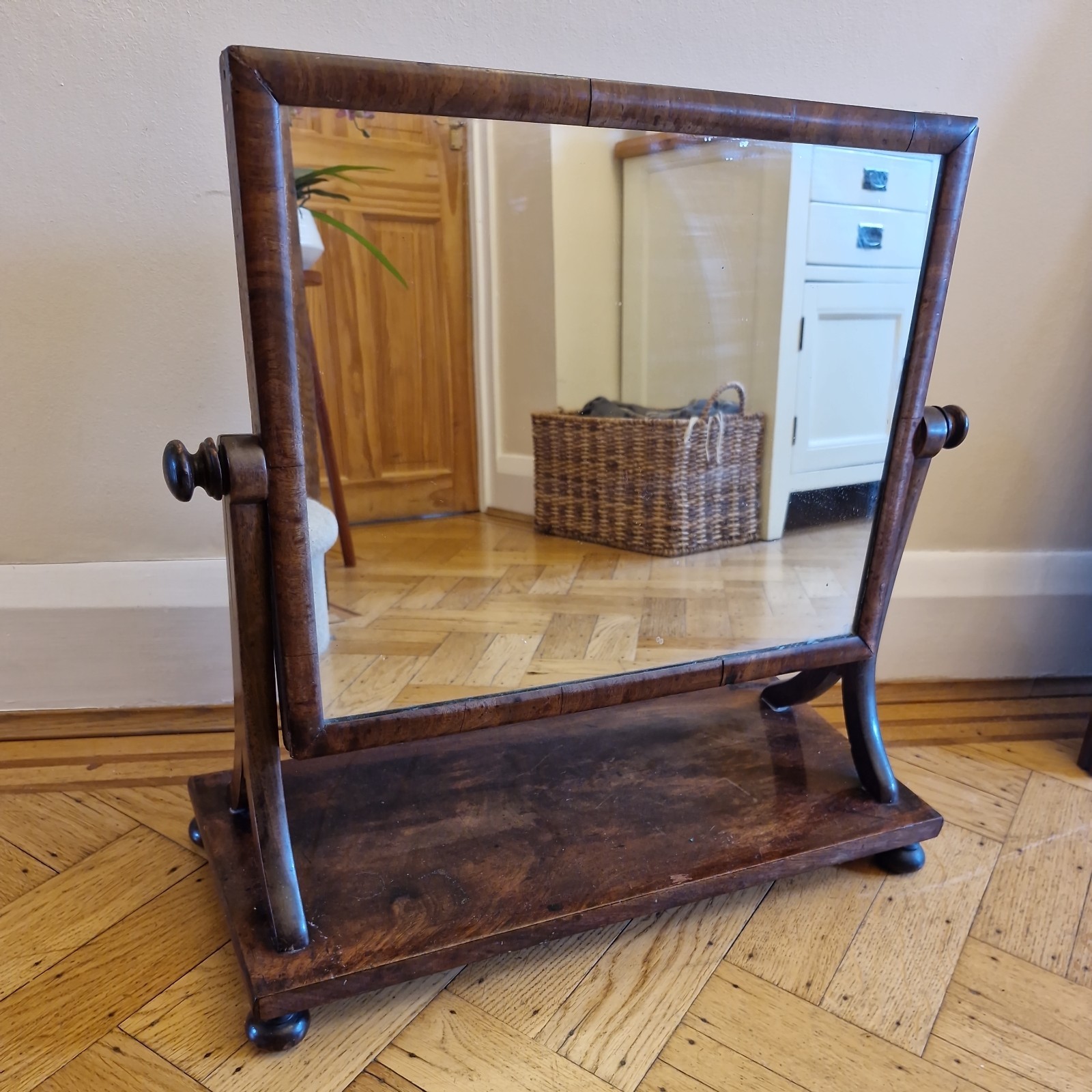 Antique C. 1900 Freestanding Edwardian Mahogany Dressing Table Tilting Mirror