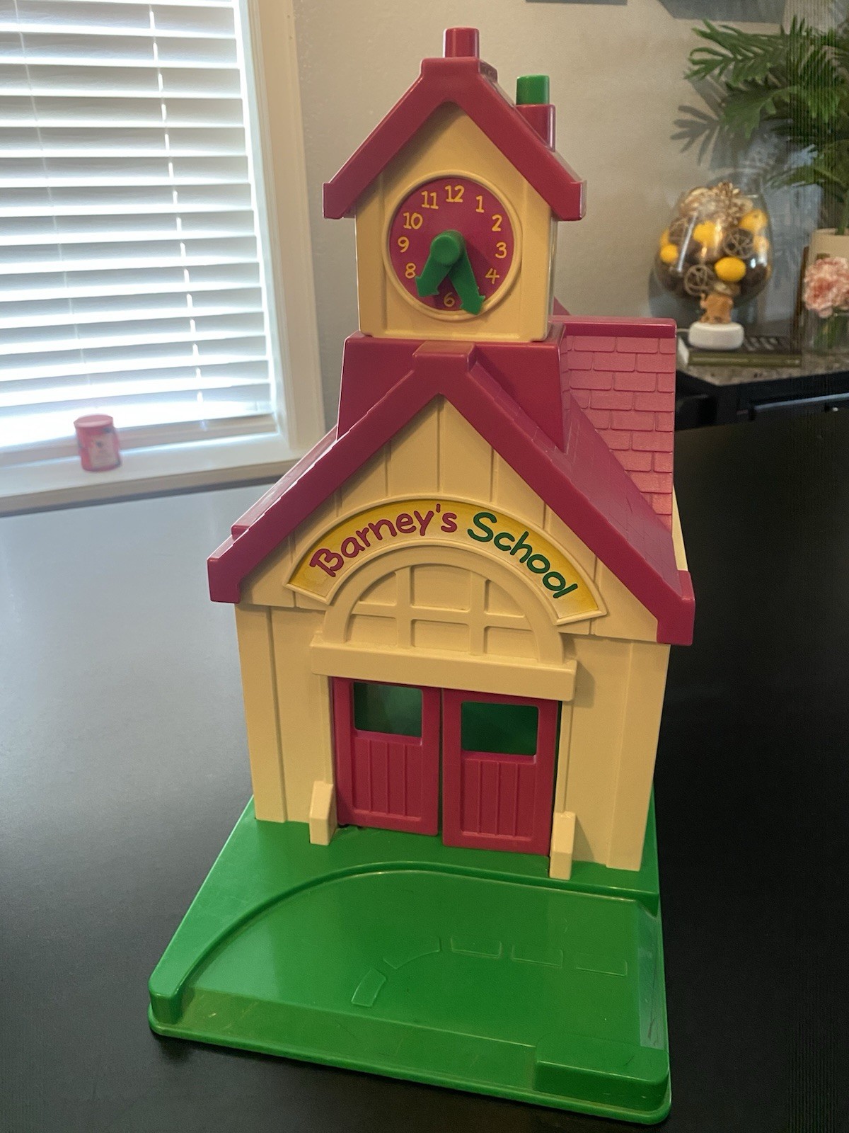 Vintage BARNEY And FRIENDS School House Play Set 1993 VTG No Figures SHIPS FREE Vintage BARNEY And FRIENDS School House Play Set 1993 VTG No Figures SHIPS FREE