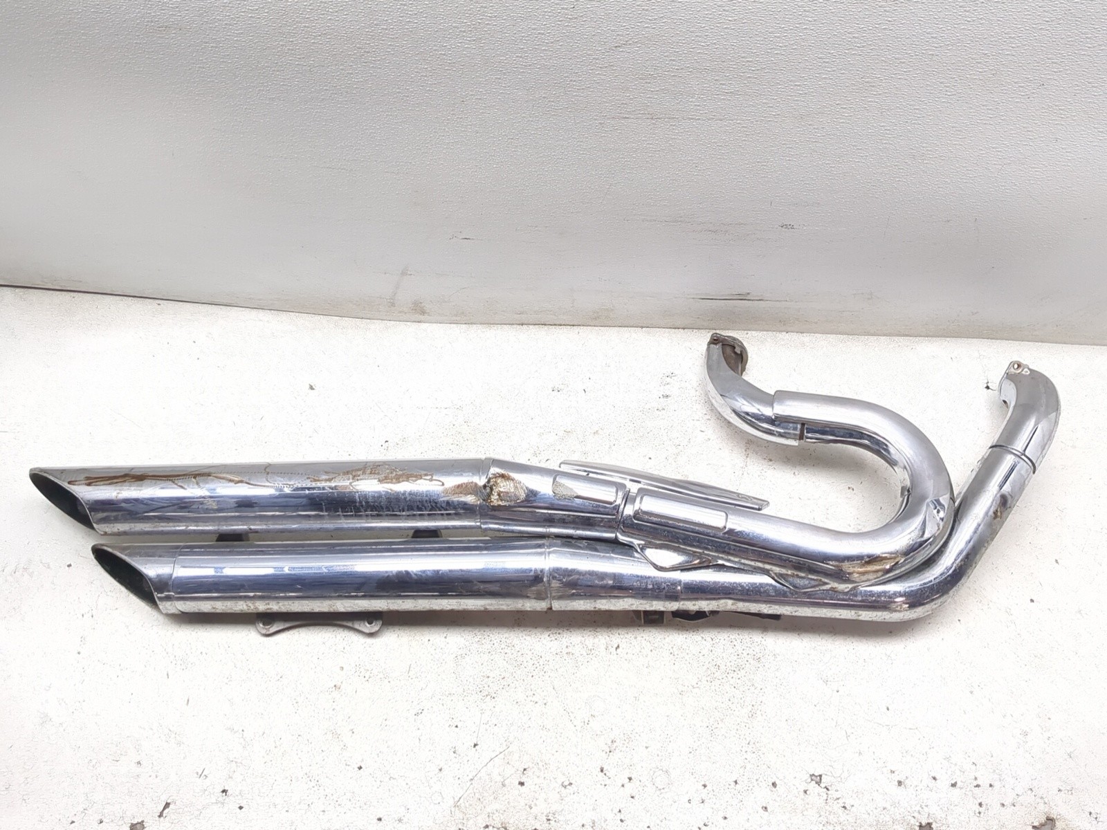 06-25 Suzuki VZR1800 M109R Boulevard Right Exhaust Muffler System