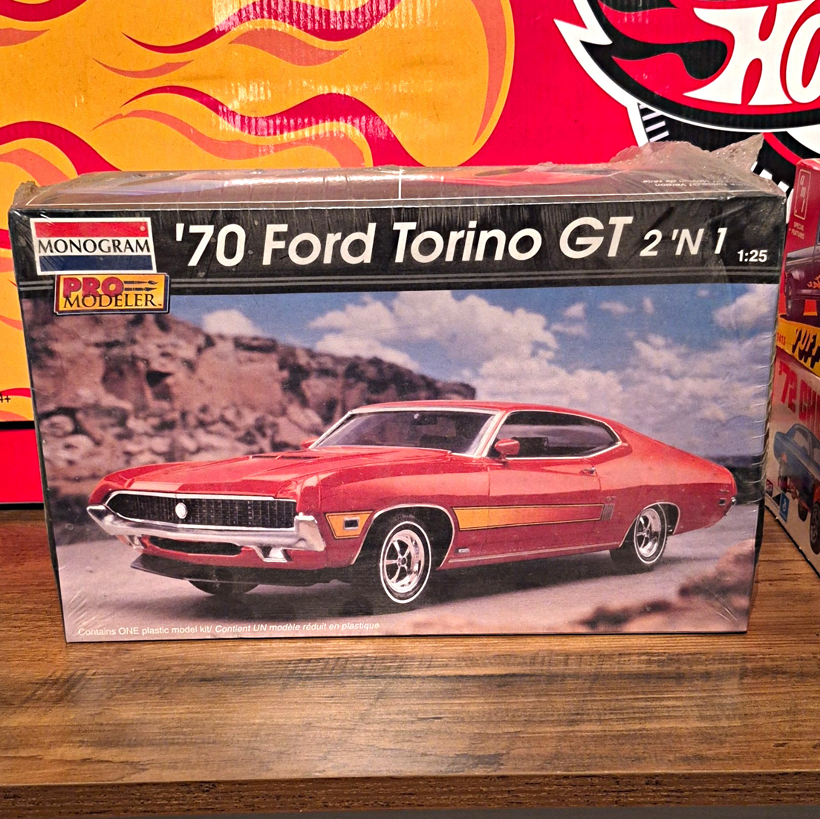Monogram \'70 Ford Torino GT 2 \'N 1 1/25 Scale Plastic Model Kit 85-5958 Monogram \'70 Ford Torino GT 2 \'N 1 1/25 Scale Plastic Model Kit 85-5958