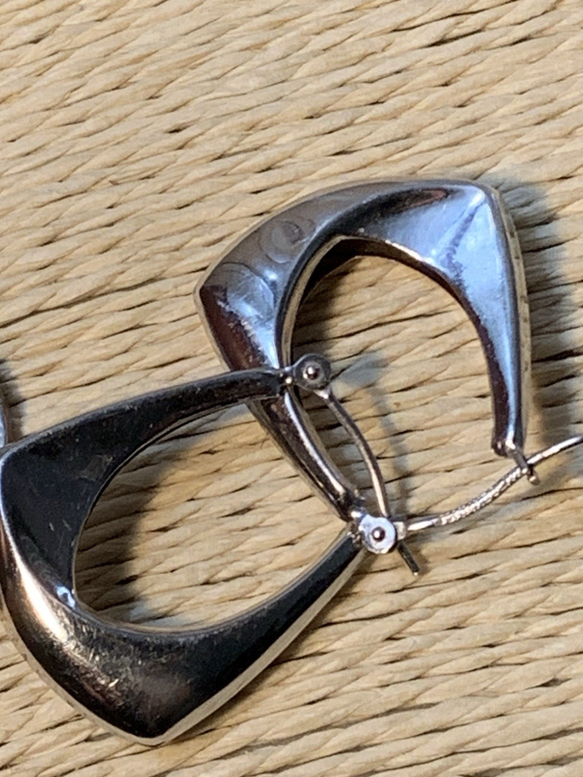 Lovely Vintage Solid Puffy 14k White Gold Hoop Earrings 1.3g Signed JCM Bolivia Lovely Vintage Solid Puffy 14k White Gold Hoop Earrings 1.3g Signed JCM Bolivia