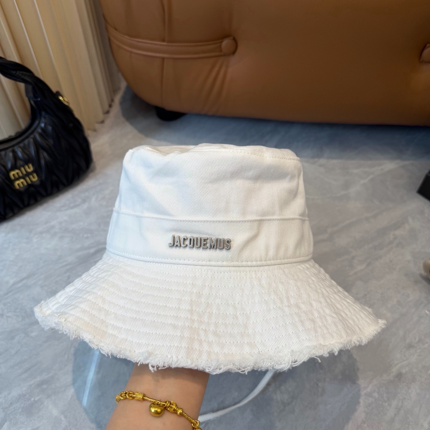 Jacquemus Le Bob Artichaut White Frayed Bucket Hat