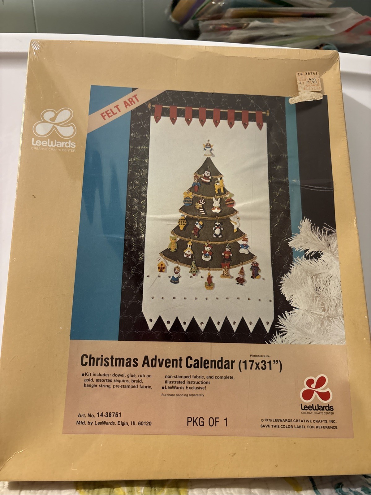 Vintage Lee Wards Christmas Advent Calendar SEALED Vintage Lee Wards Christmas Advent Calendar SEALED