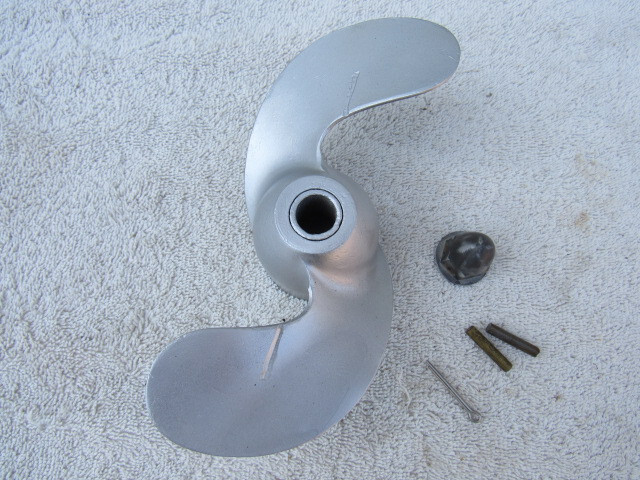 Evinrude antique outboard motor propeller 1939-41 Sportsman Ace 2hp # 102229 Evinrude antique outboard motor propeller 1939-41 Sportsman Ace 2hp # 102229
