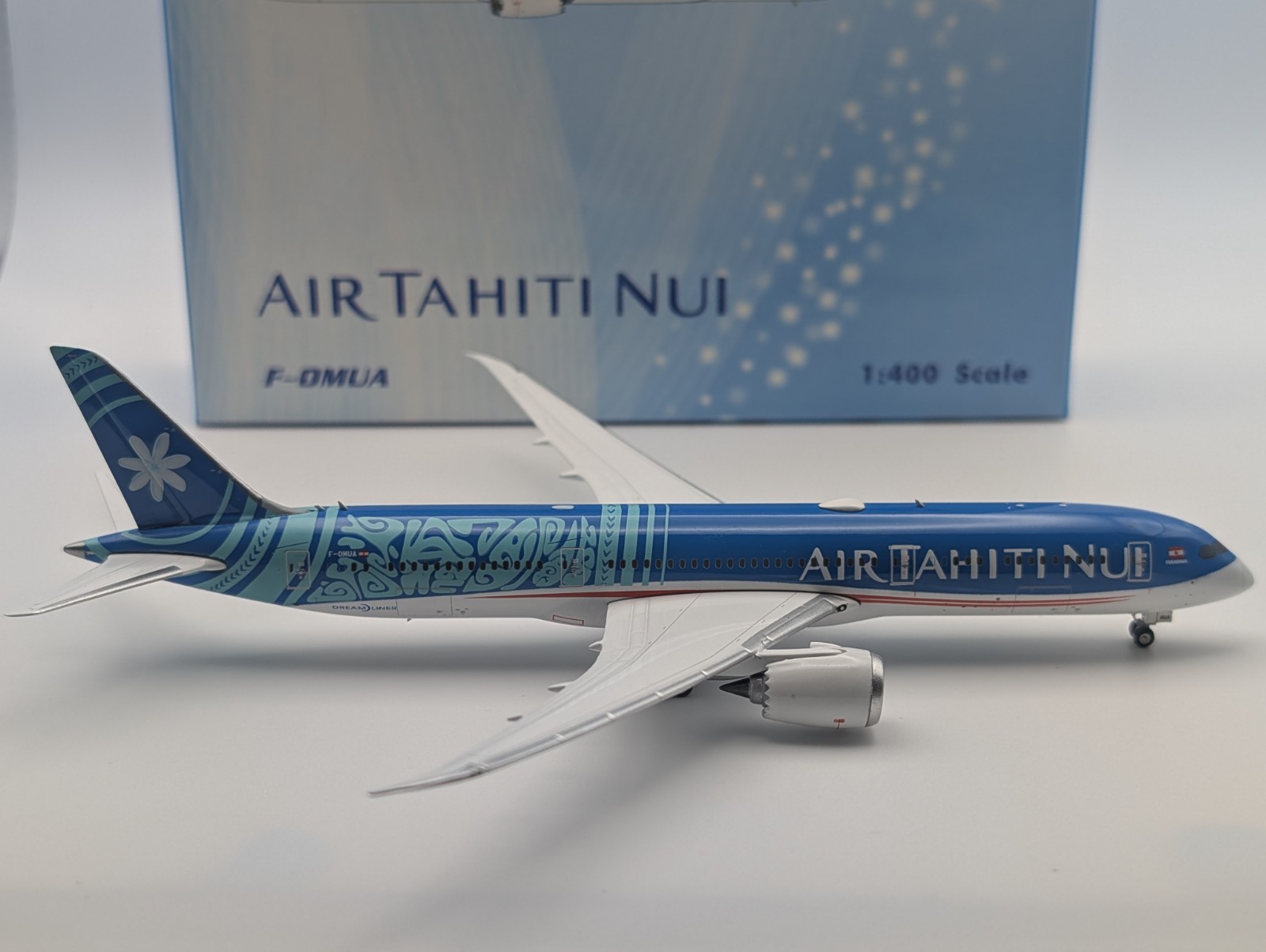 New 1:400 Phoenix Air Tahiti Nui Boeing 787-9 | F-OMUA New 1:400 Phoenix Air Tahiti Nui Boeing 787-9 | F-OMUA
