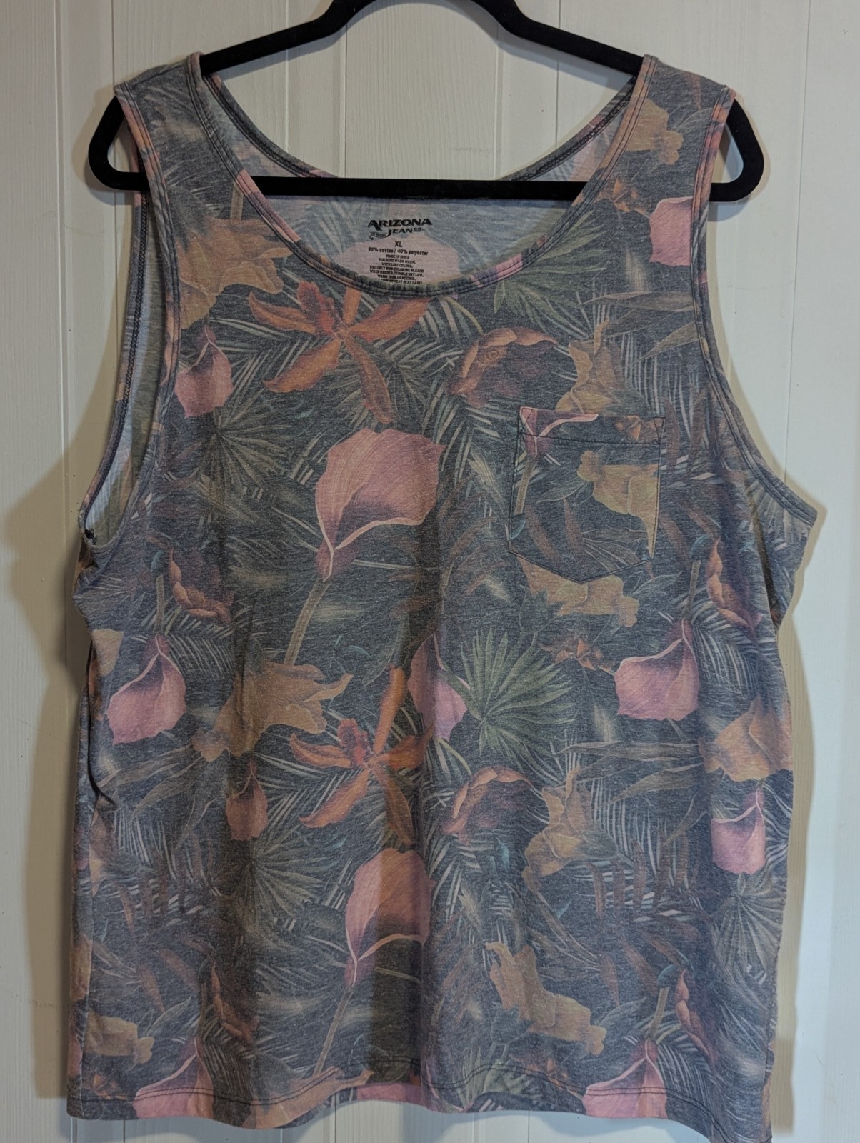 Arizona Jean Co Men\'s XL Scoop Neck Muted Tropical Floral Pocket Tank Top Arizona Jean Co Men\'s XL Scoop Neck Muted Tropical Floral Pocket Tank Top