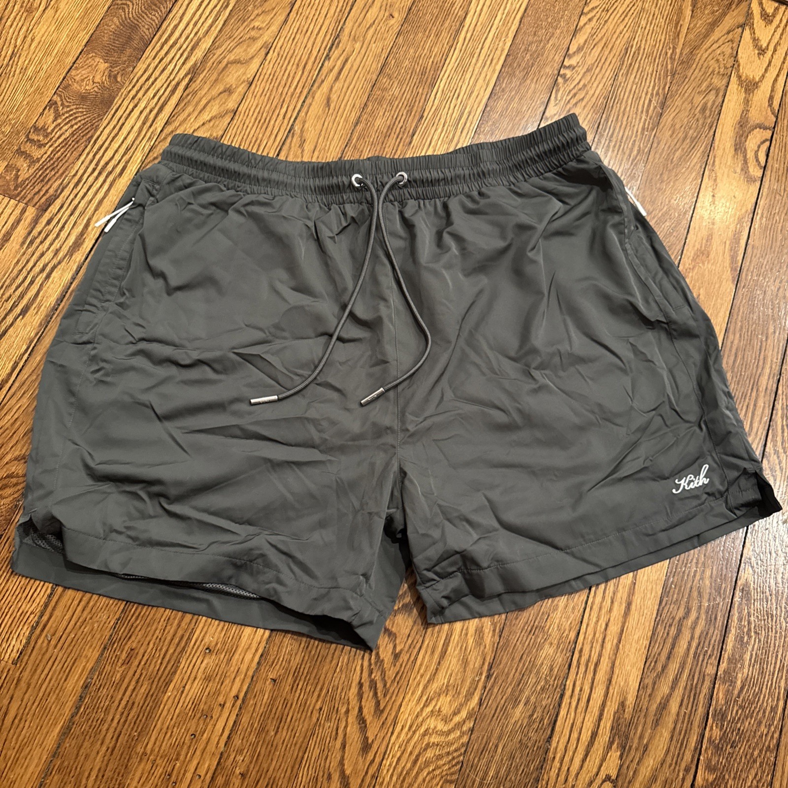 Brand New Kith Active Shorts Size XXL Grey/Somber Brand New Kith Active Shorts Size XXL Grey/Somber