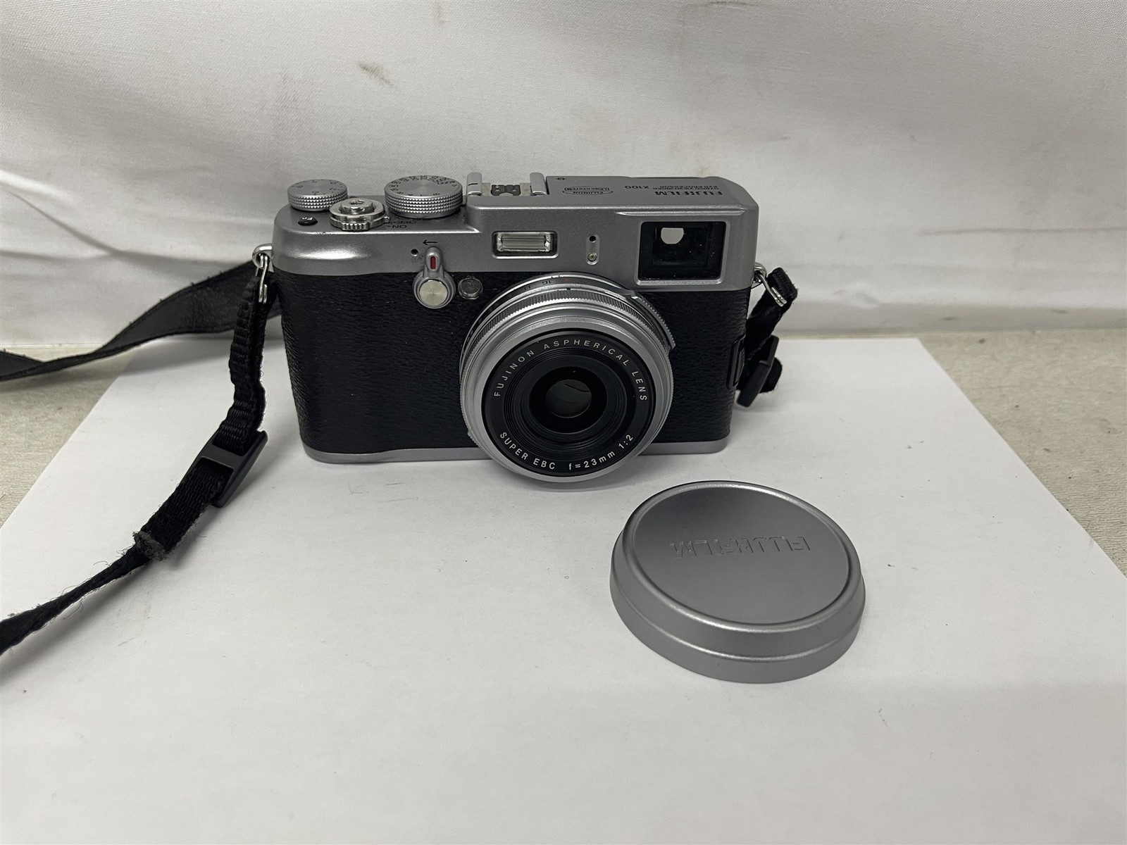 Fujifilm X100 12.3 MP APS-C CMOS EXR 23mm Super EBC 1:2 Digital Camera 