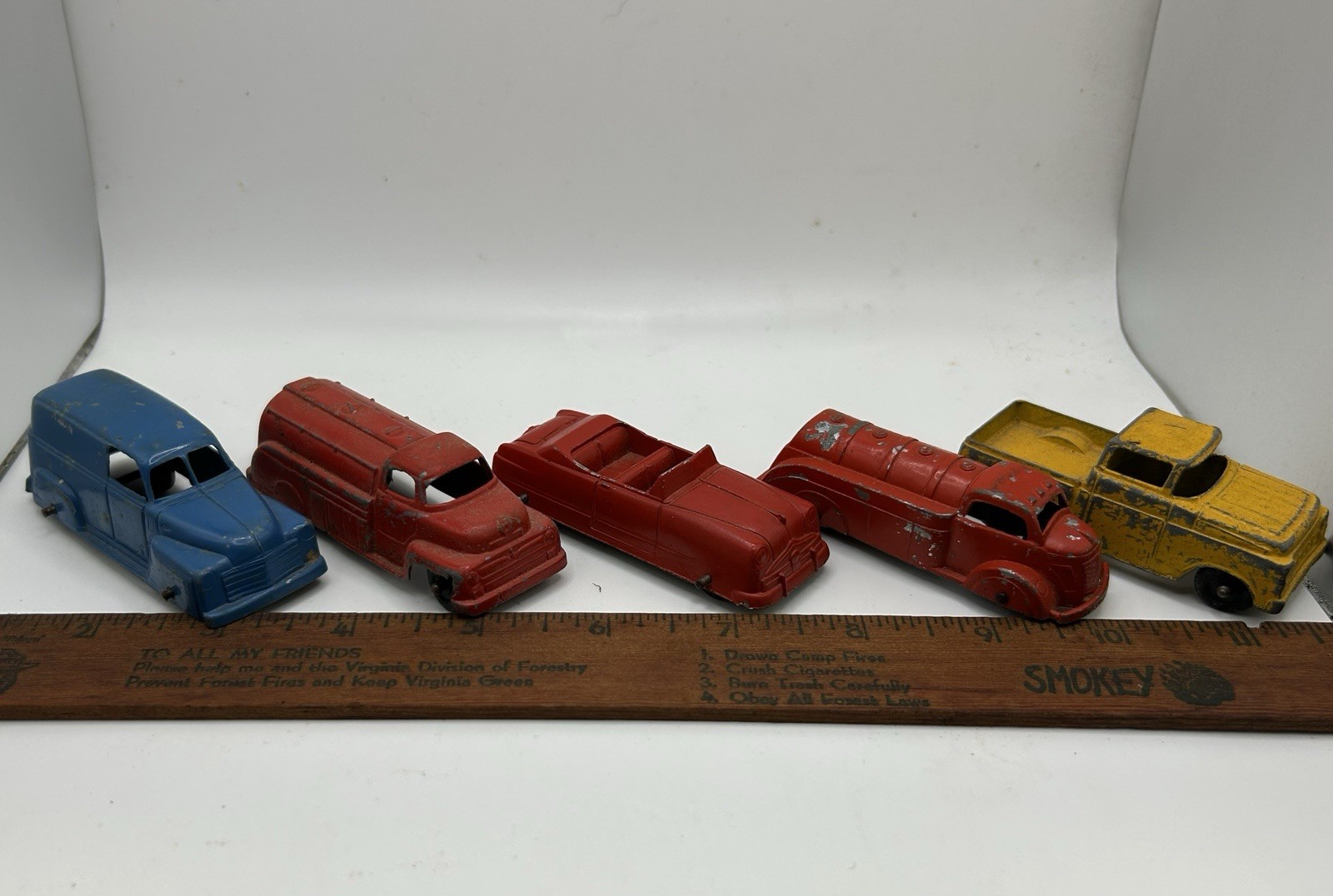 5 VINTAGE TOOTSIE TOY TRUCKS AND CARS MADE IN USA   IN USA