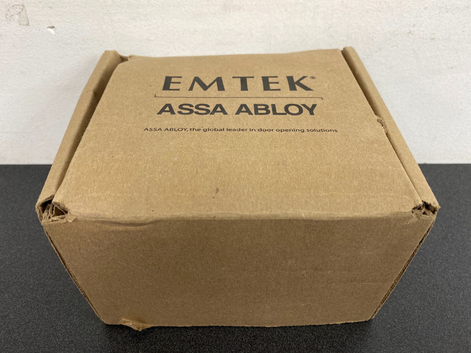EMTEK 5112HLORHUS10B Modern Rectangular Passage Set - Helios Lever