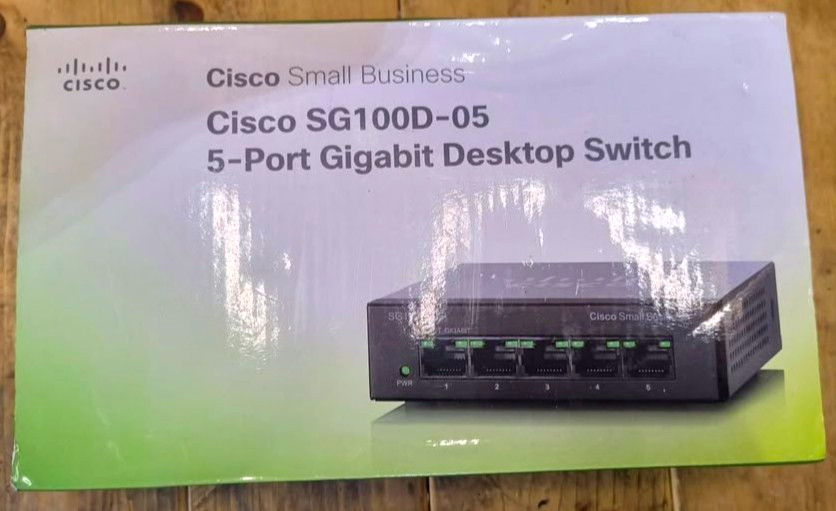 Cisco Small Business SG100D-05 5-Port Gigabit Unmanaged Layer 2 Switch Cisco Small Business SG100D-05 5-Port Gigabit Unmanaged Layer 2 Switch