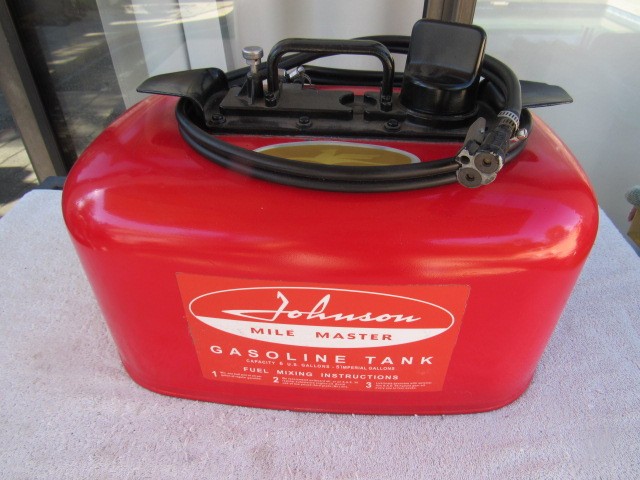 Johnson antique outboard motor gas tank pressure 2 line 6 gallon rebuilt 1951-59