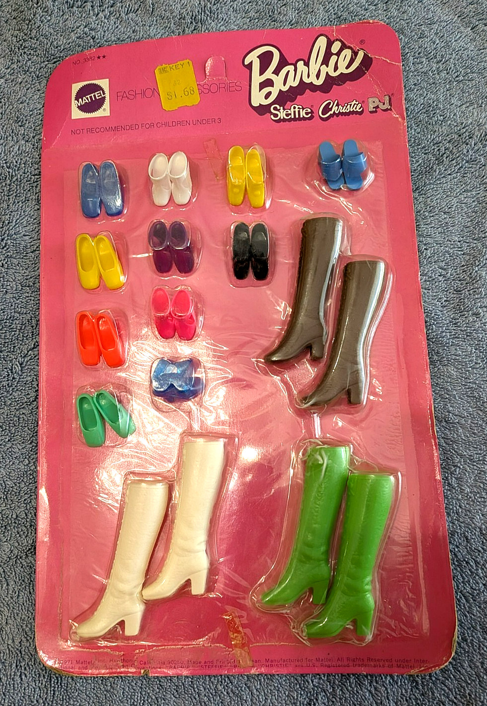 VINTAGE BARBIE NRFB MIP MOC SHOES #3382 MADE IN JAPAN VINTAGE BARBIE NRFB MIP MOC SHOES #3382 MADE IN JAPAN