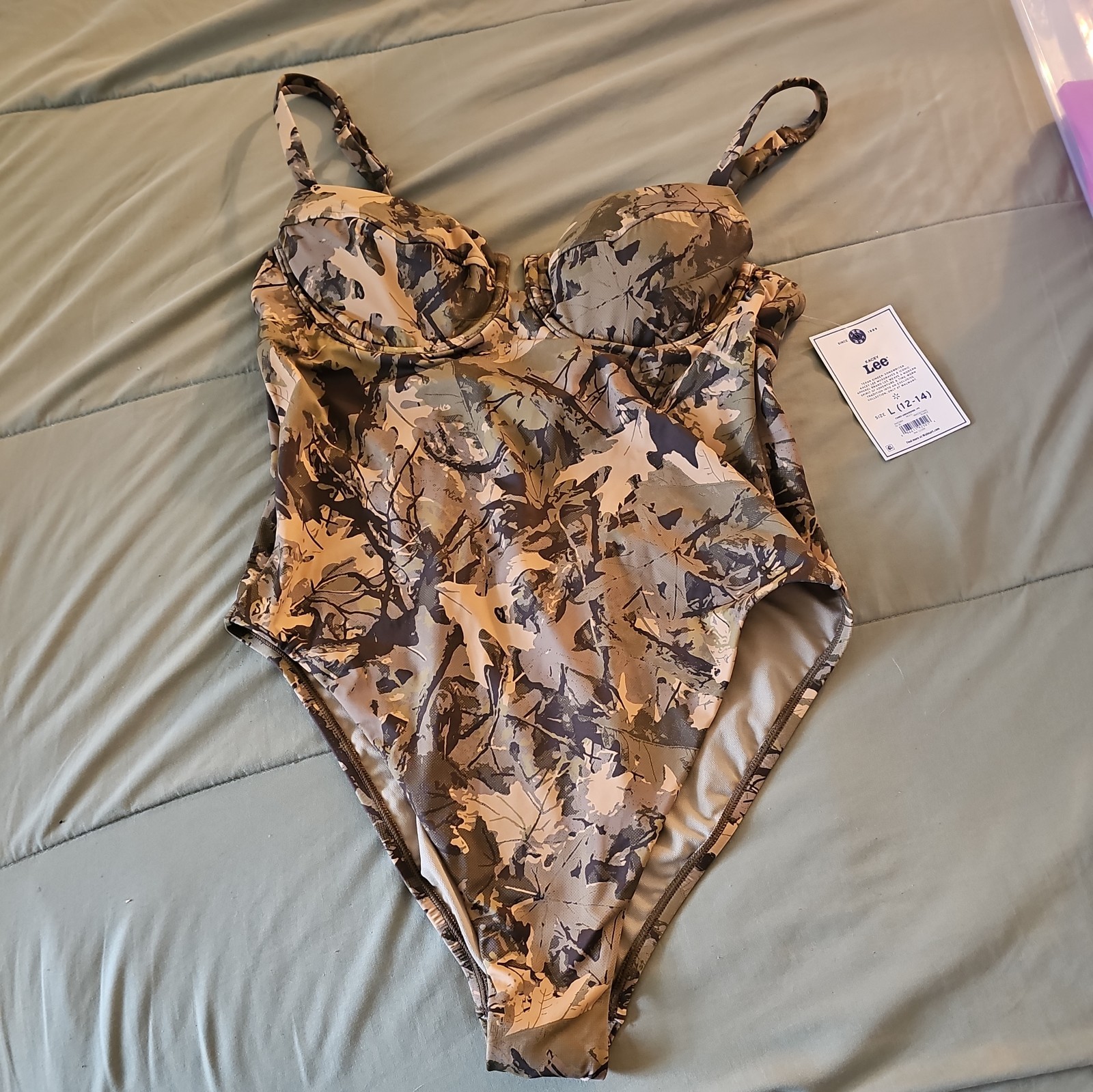 Kacey Lee Musgraves Camo Underwire One Piece Swimsuit Size L(12-14) NWT Kacey Lee Musgraves Camo Underwire One Piece Swimsuit Size L(12-14) NWT