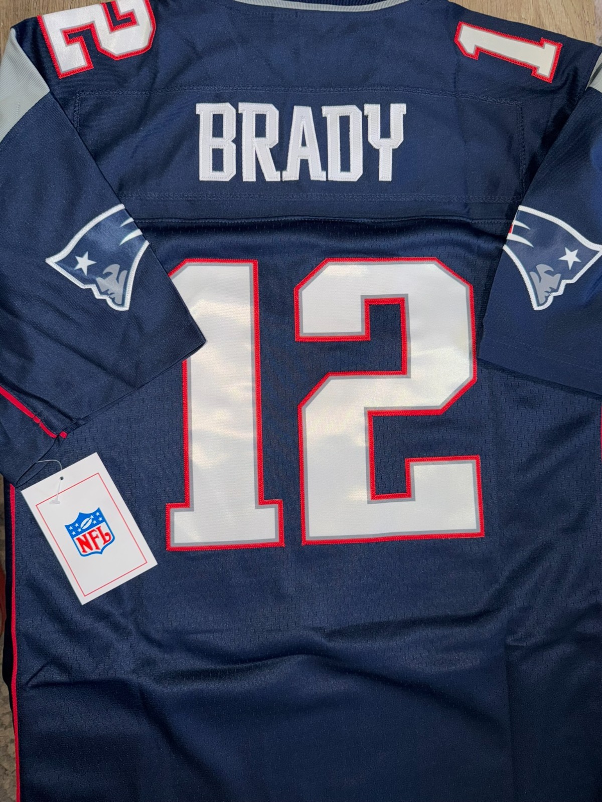 BRAND NEW #12 Tom Brady THROWBACK Blue NEW ENGLAND PATRIOTS Jersey Size MEDIUM BRAND NEW #12 Tom Brady THROWBACK Blue NEW ENGLAND PATRIOTS Jersey Size MEDIUM
