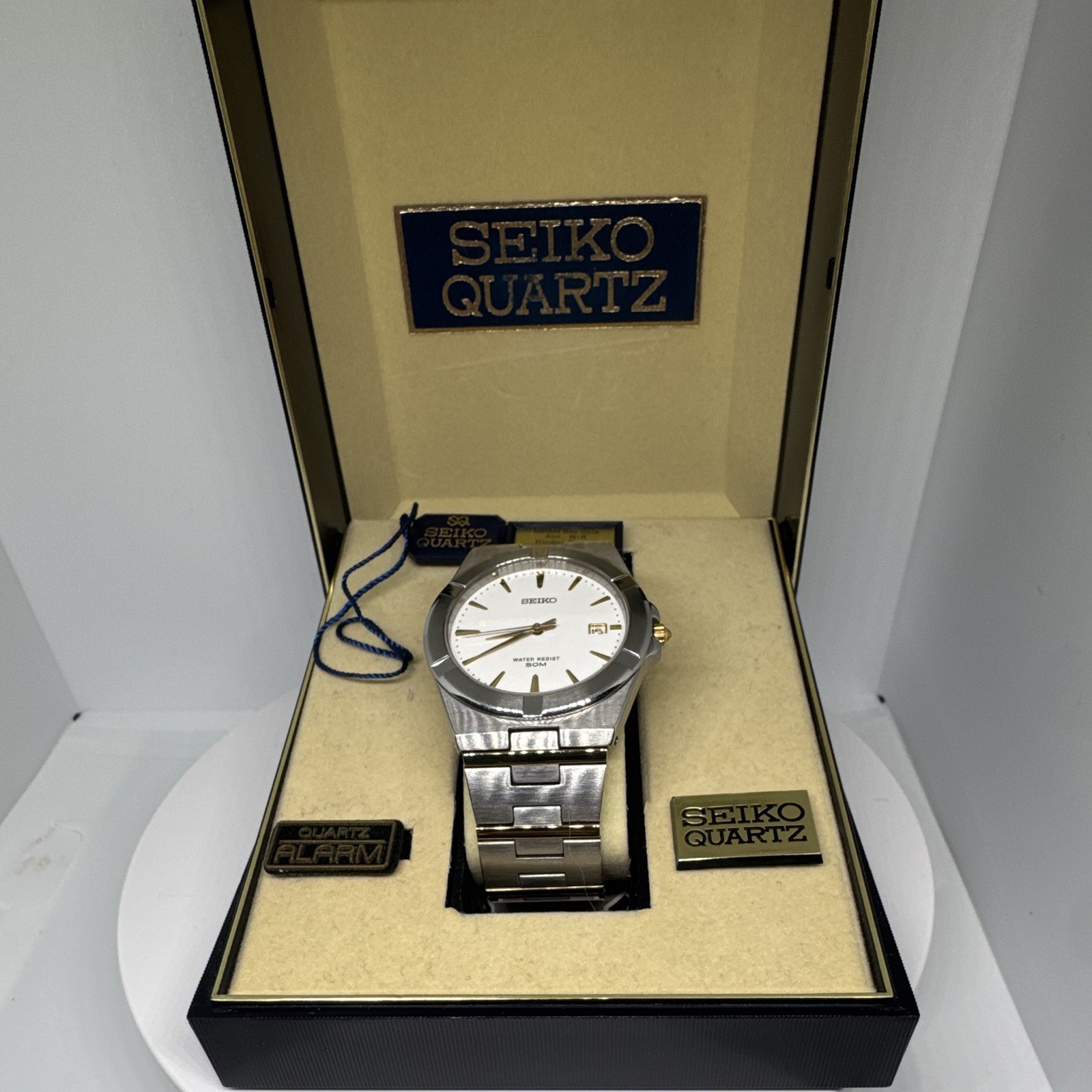 Seiko Quartz Silver Stainless Steel Bracelet Watch White Dial Box