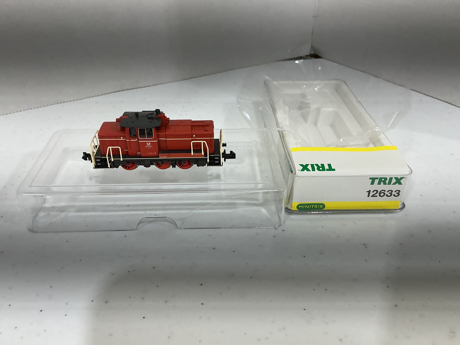 Trix 12633 powered unit Made by MiniTrix N-3
