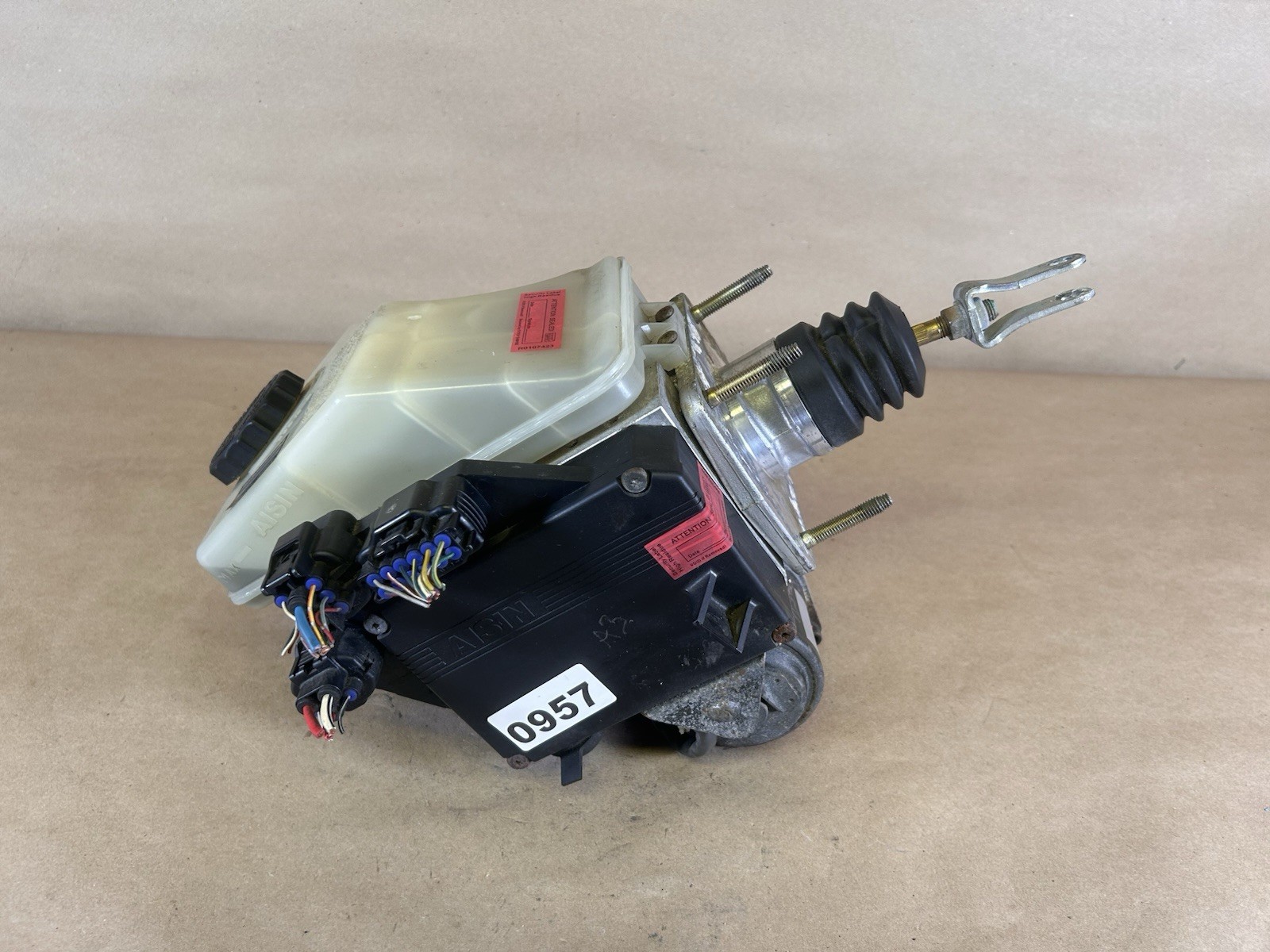 1998-05 Lexus GS300 GS400 GS430 ABS Anti Lock Brake Booster Pump Master Cylinder