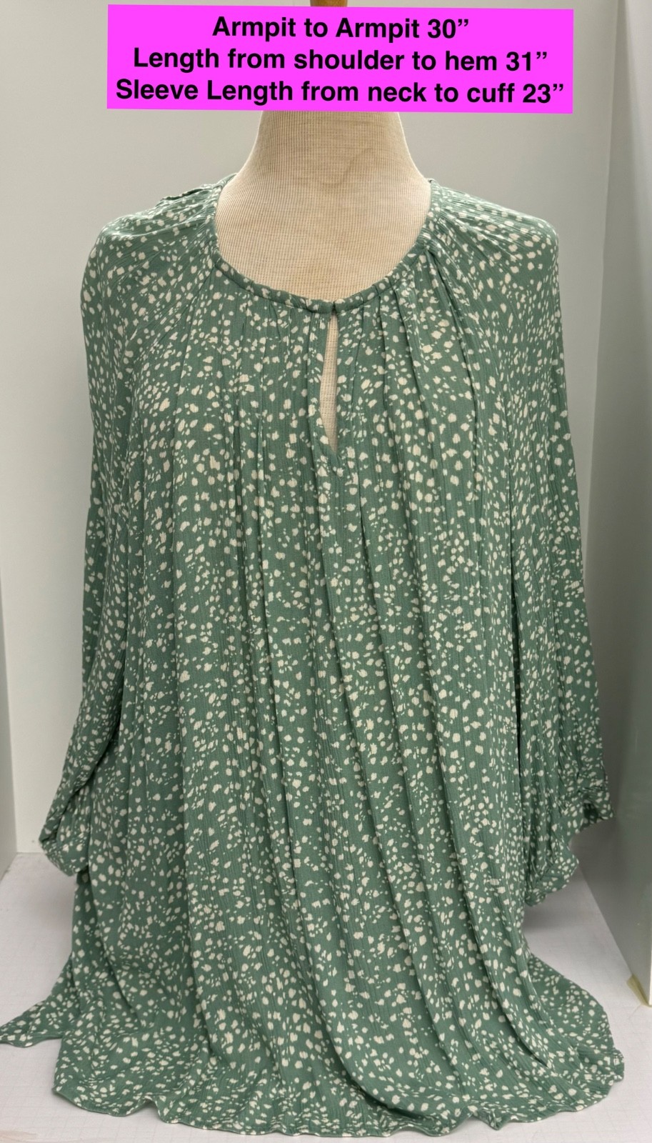 NWT Maurices  Women’s Tunic Top Keyhole Neck 3/4 Sleeves 100% Rayon