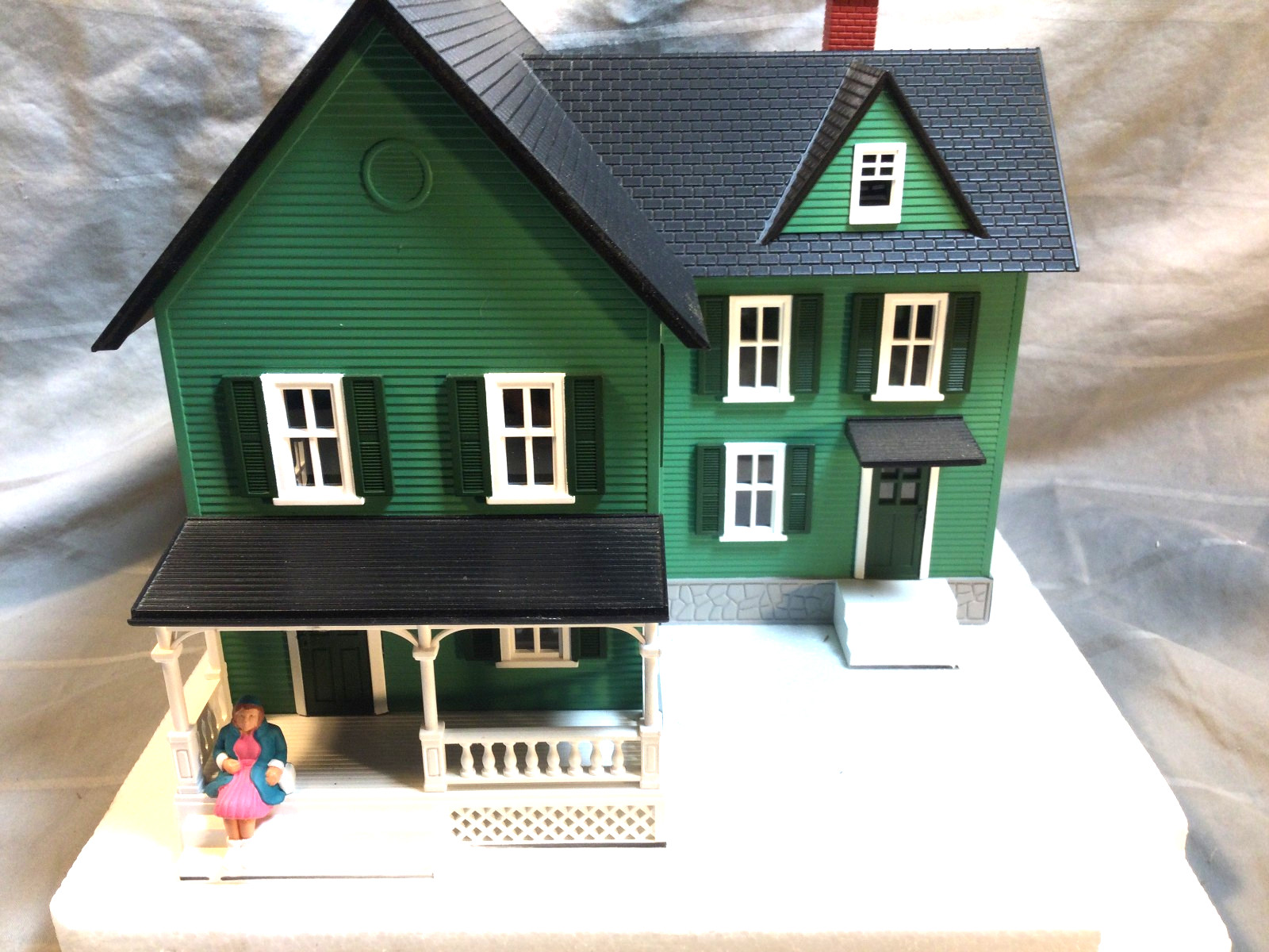 MTH Rail King 30-9083 Green Farm House Used Very Clean MTH Rail King 30-9083 Green Farm House Used Very Clean