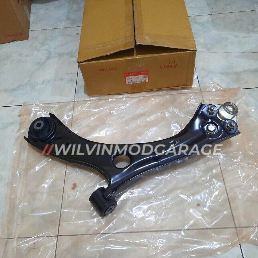 Genuine Lower RIGHT Control Arm 2016-2021 Honda HR-V 51350-T7J-H01 Japan OEM