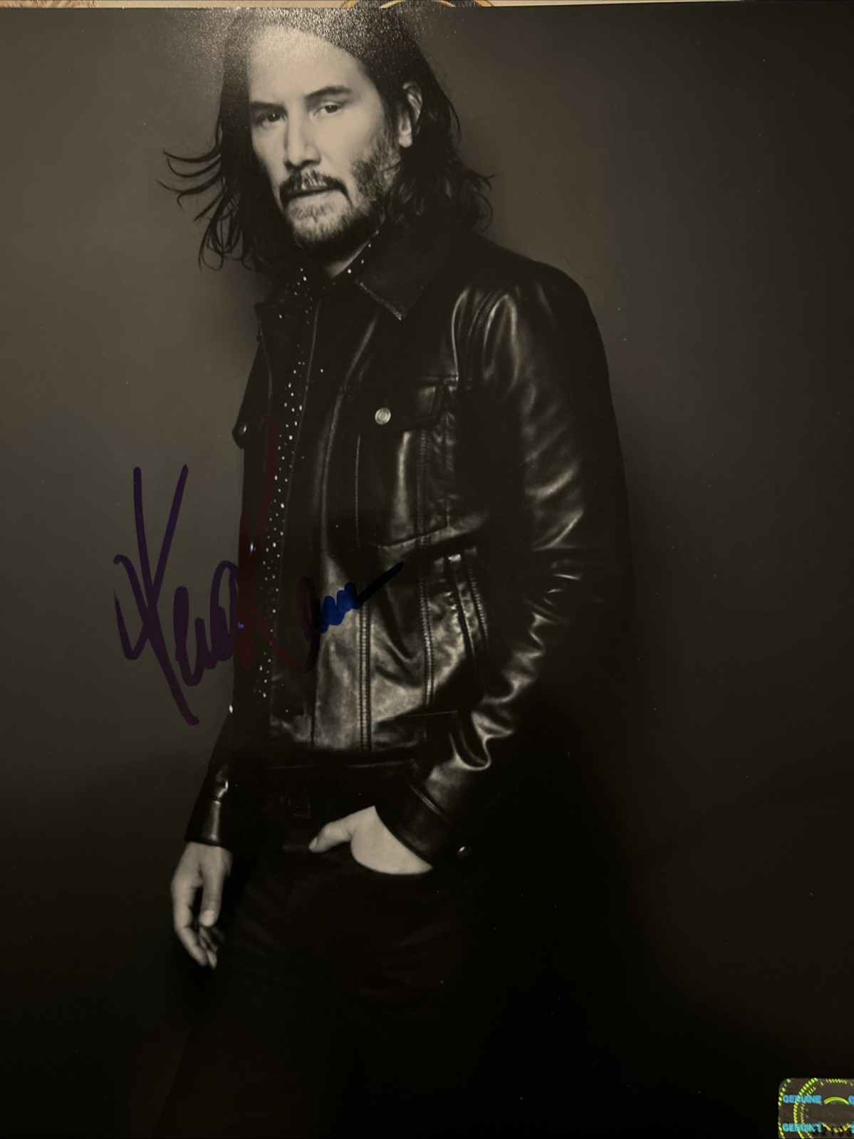 Keanu Reeves Autographed Photo 8 X 10 With Coa