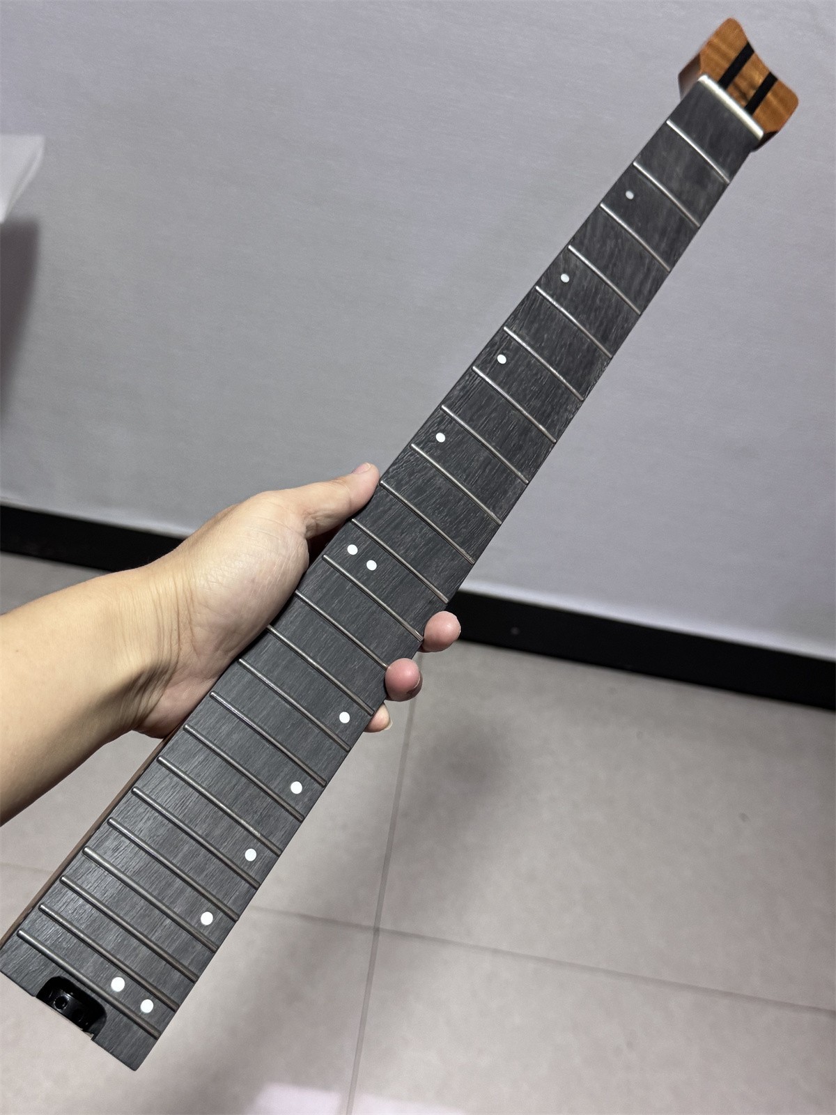 Low price 24Fret Headless Guitar Neck 5-Piece roasted Flamed Maple Neck part