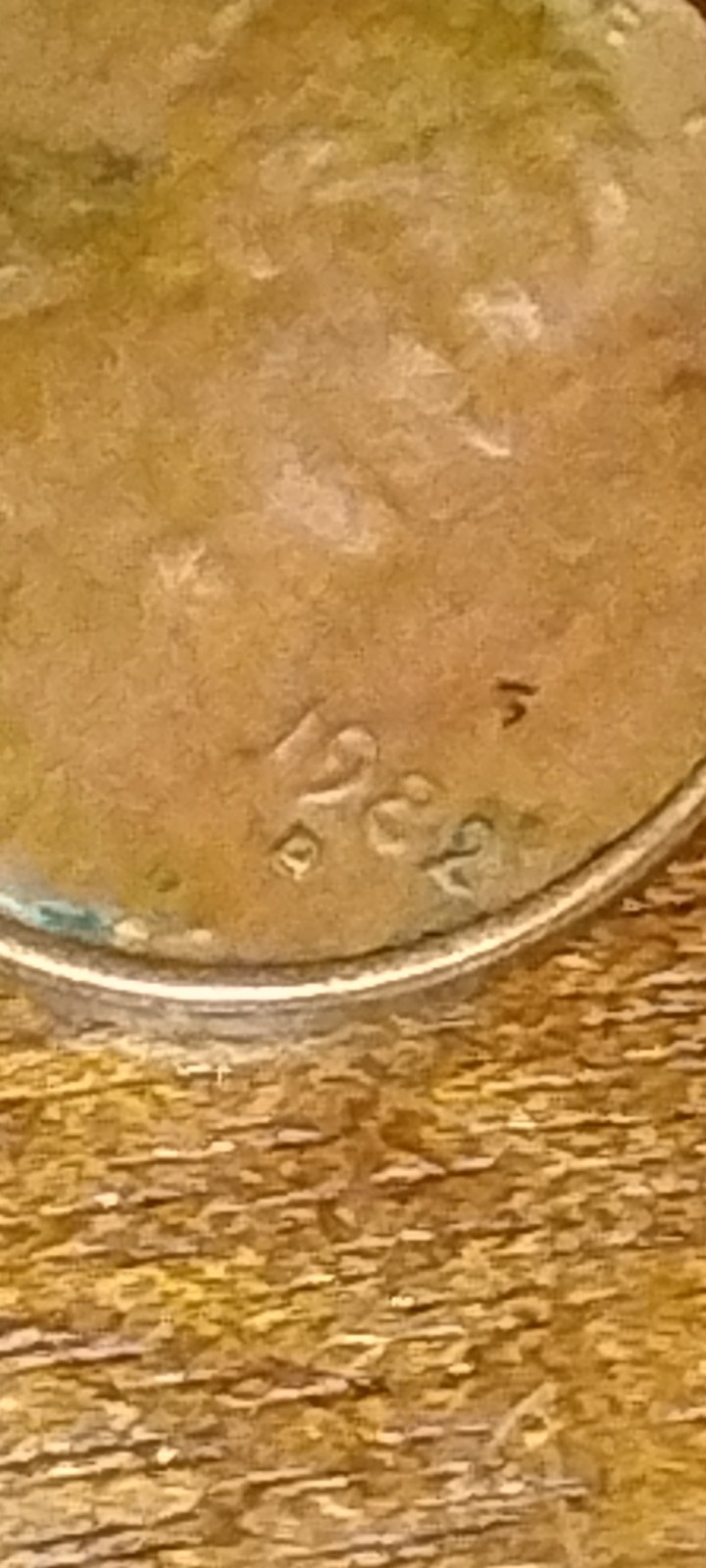 1982 D small date Rare Lincoln small Penny. Error weight 3.1 copper,Lot2