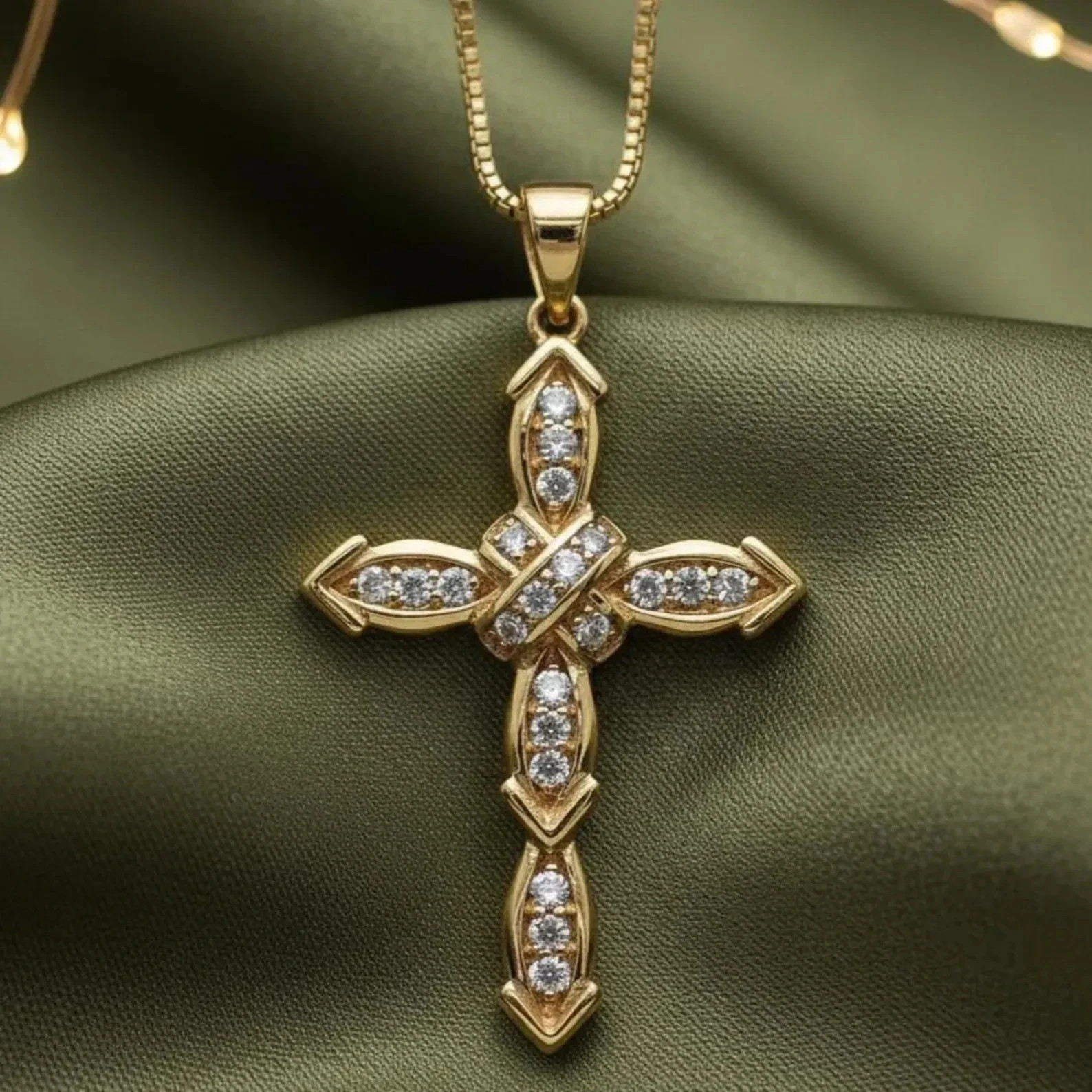 Diamond Cross Pendant Christian Religious 18\