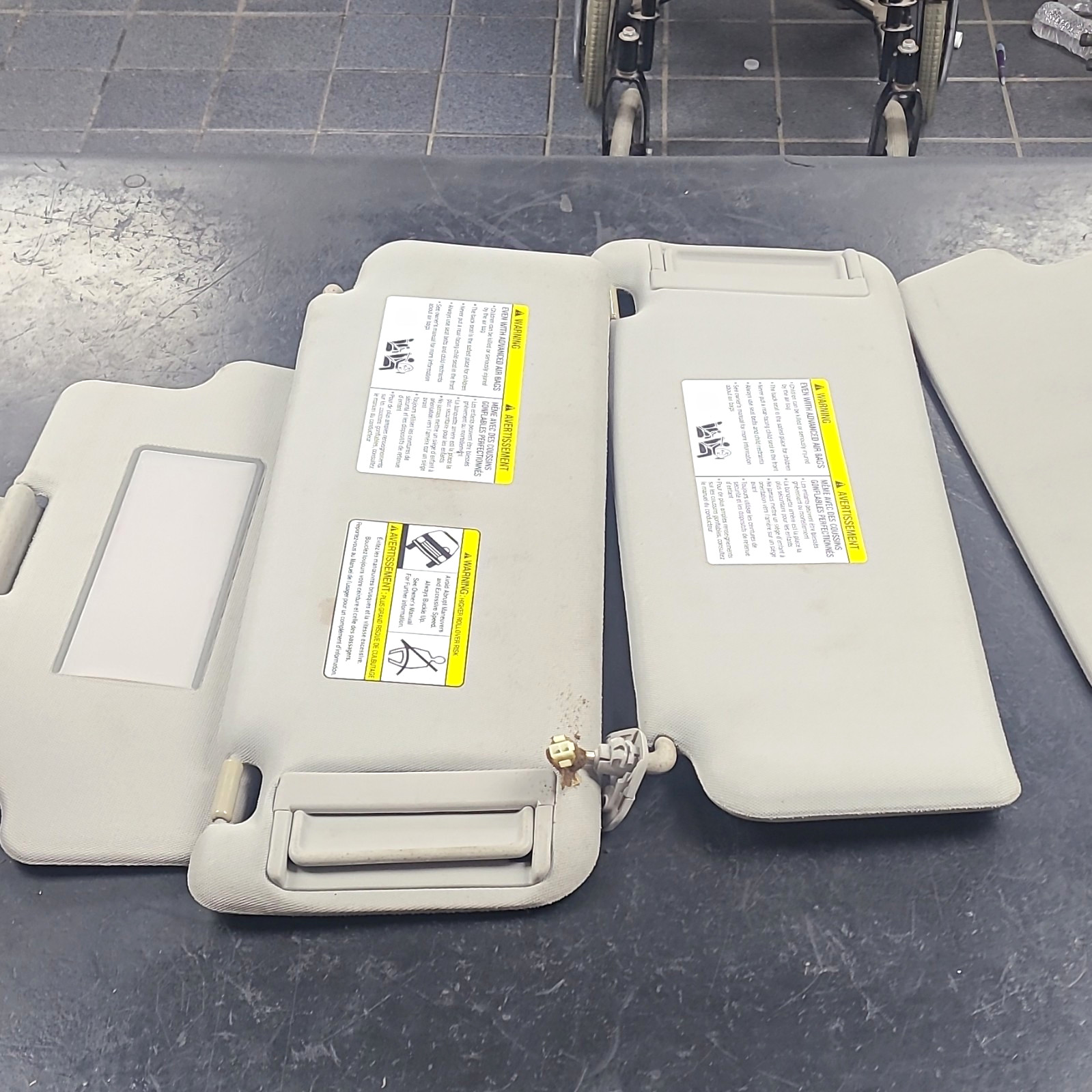 2004-2012 Nissan Armada Titan Sun Visor Driver Passenger Set OEM Gray 2004-2012 Nissan Armada Titan Sun Visor Driver Passenger Set OEM Gray