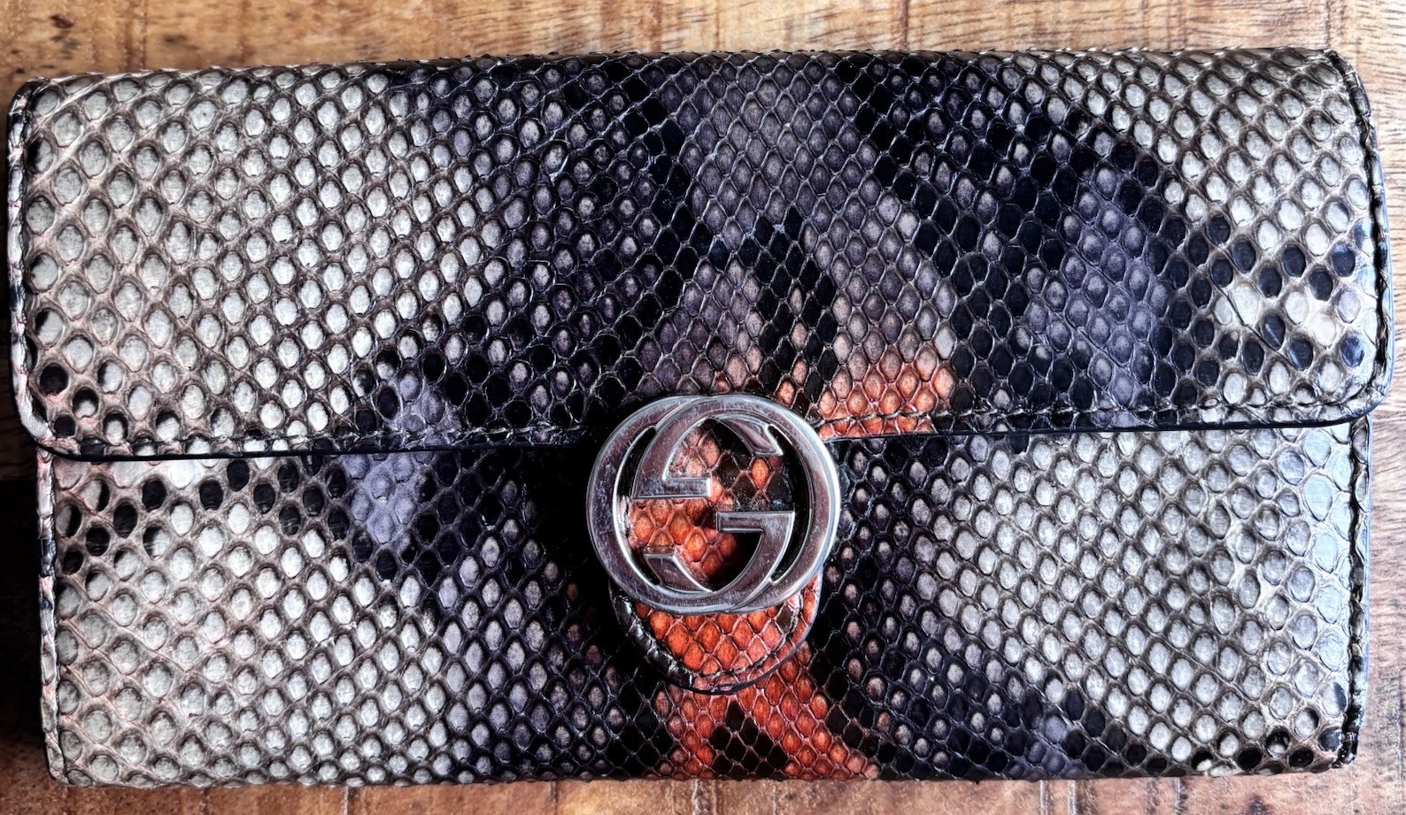 Gucci Authentic Continental Wallet Clutch Snake Python Reptile Embossed Bi-Color Gucci Authentic Continental Wallet Clutch Snake Python Reptile Embossed Bi-Color