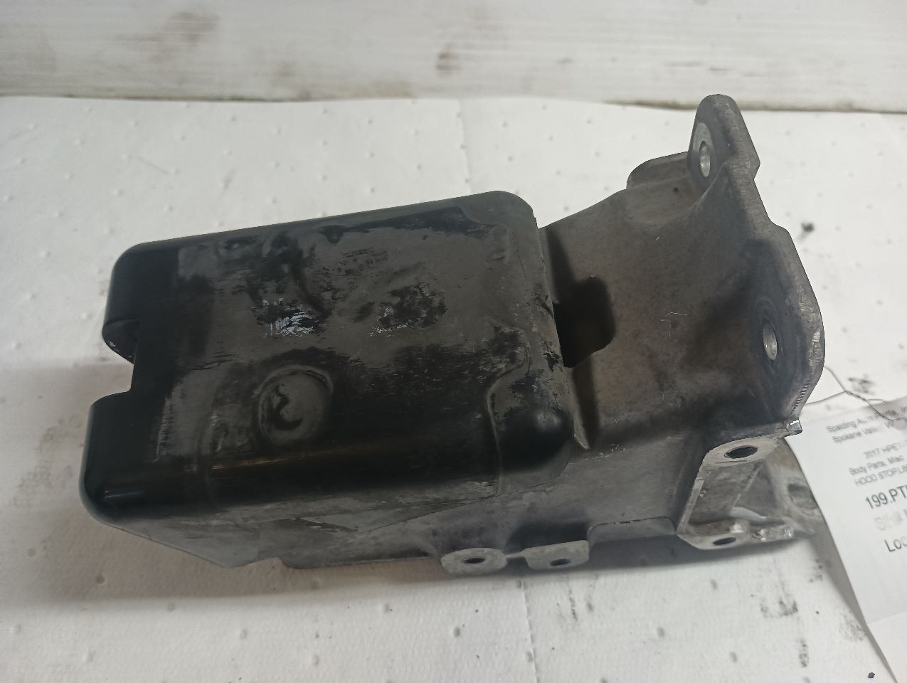 L85-6130A Peterbilt 579 Hood Stop (11977918