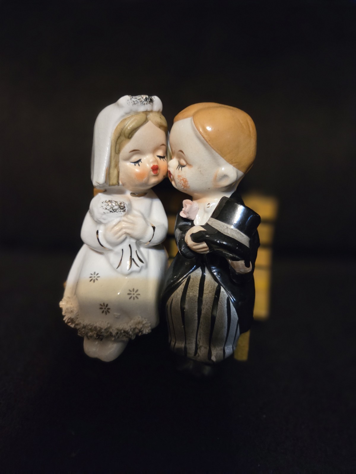 Vintage Ceramic Kissing Bride & Groom Salt & Pepper Shaker Set, Japan EXC