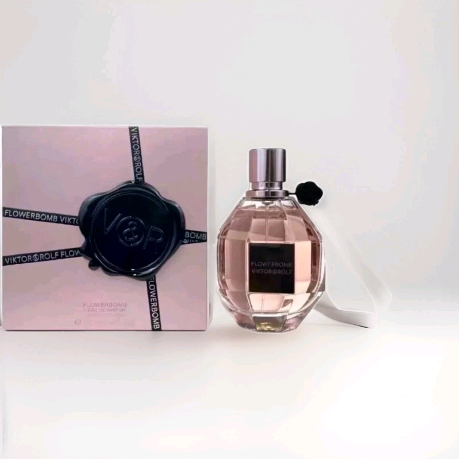 Flowerbomb Viktor & Rolf 3.4 oz 100 mL Perfume Spray EDP New In a Sealed Box Flowerbomb Viktor & Rolf 3.4 oz 100 mL Perfume Spray EDP New In a Sealed Box