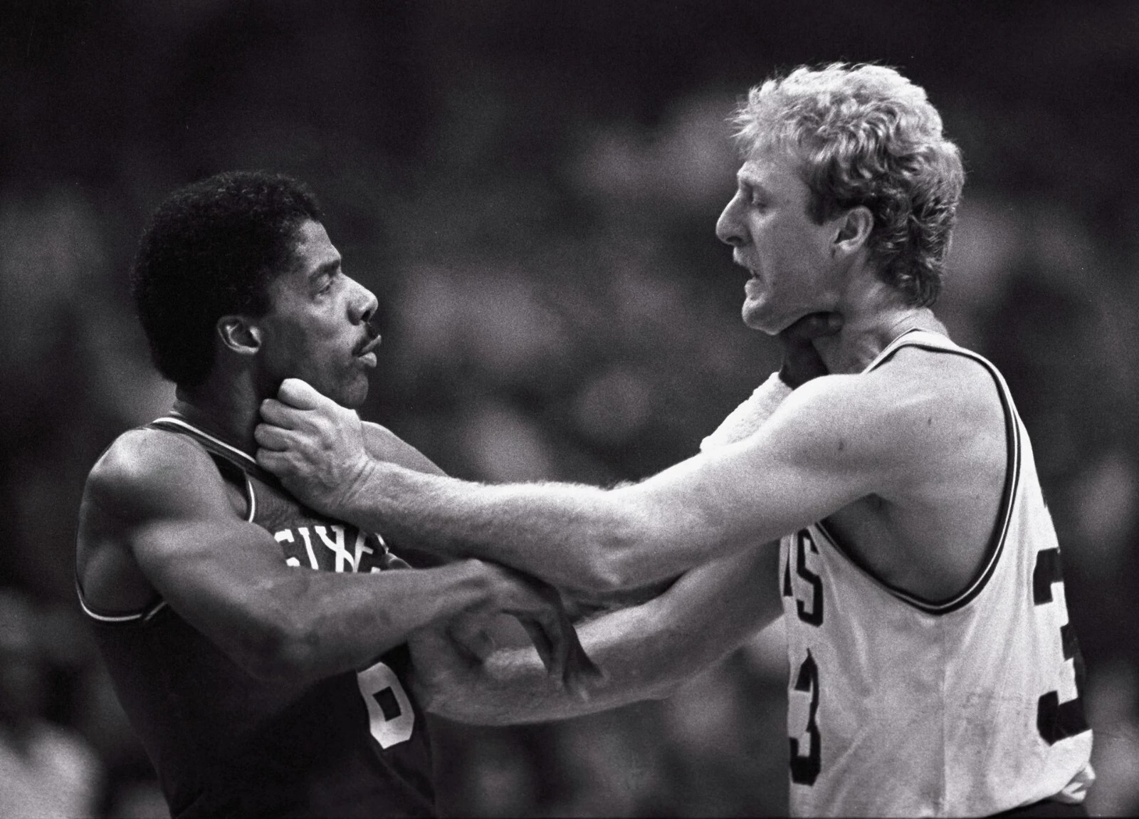 LARRY BIRD JULIUS ERVING DR J BOSTON CELTICS 76ERS 11x15 CHOKE FIGHT PHOTO