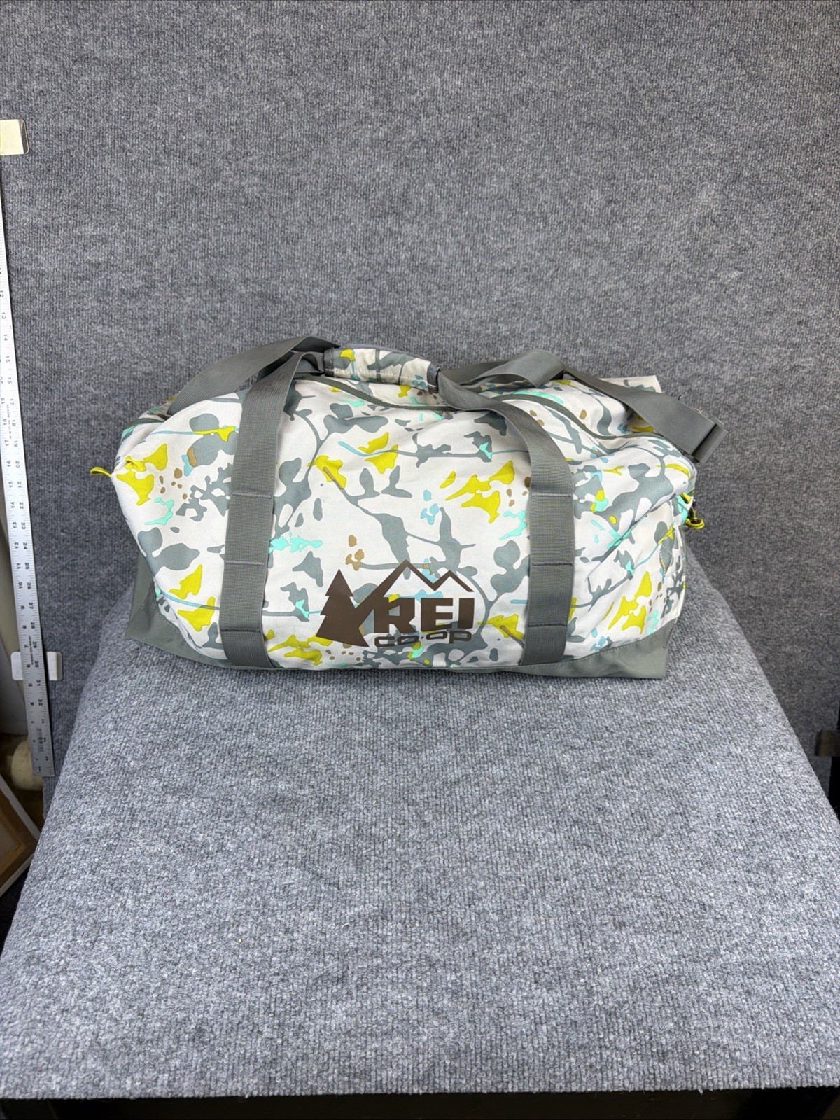 REI Co-op Roadtripper 40L Nylon Duffle Bag Stows Into Side Pocket 21.5”x13.75