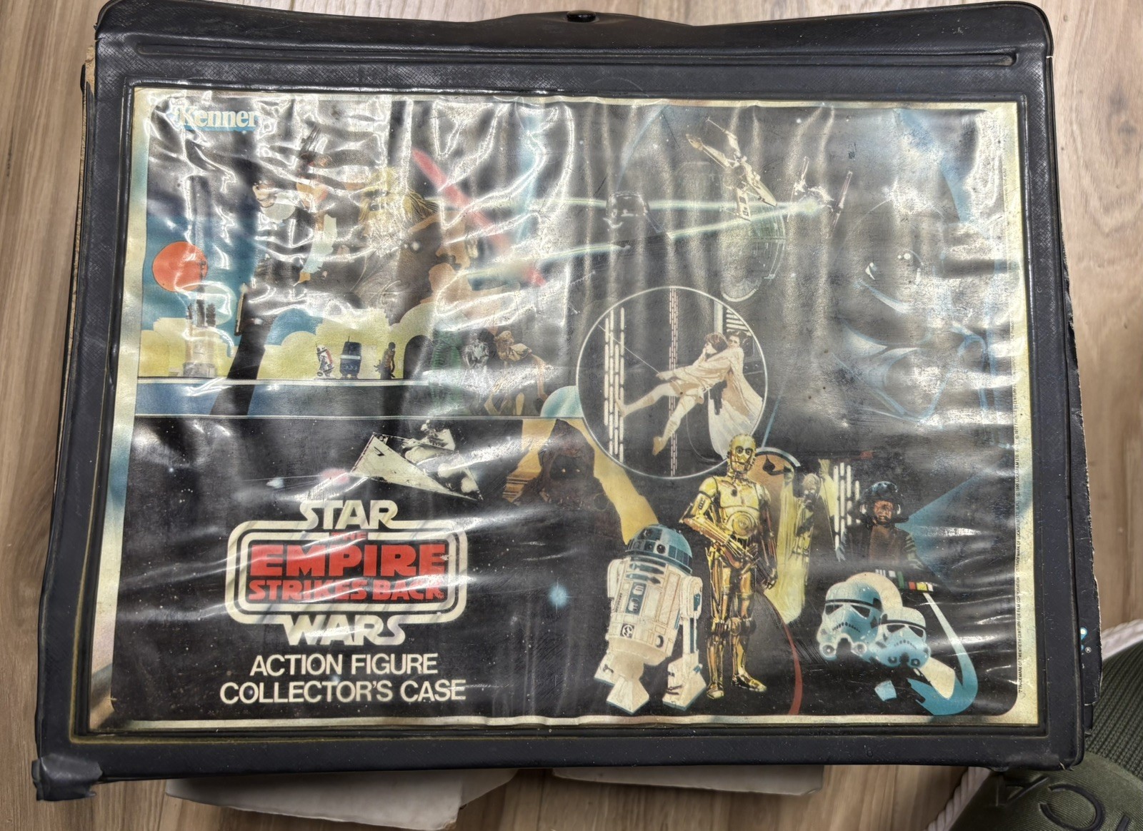Vintage Star Wars Kenner Mini-Action Figure Collector's Case with 15 Figures