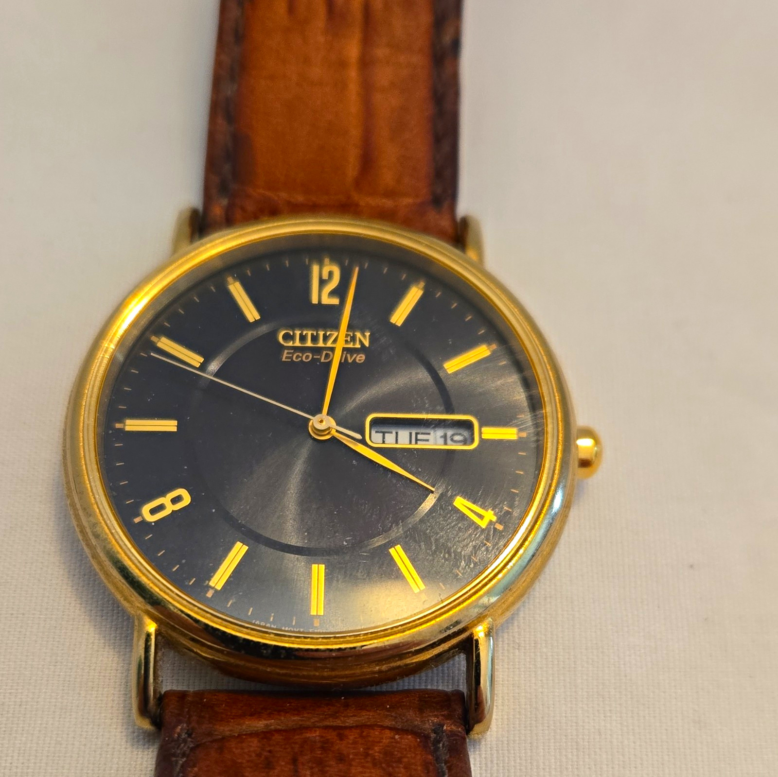 Citizen Eco-Drive Men\'s Gold-Tone Watch Black Dial Day/Date Brown Leather