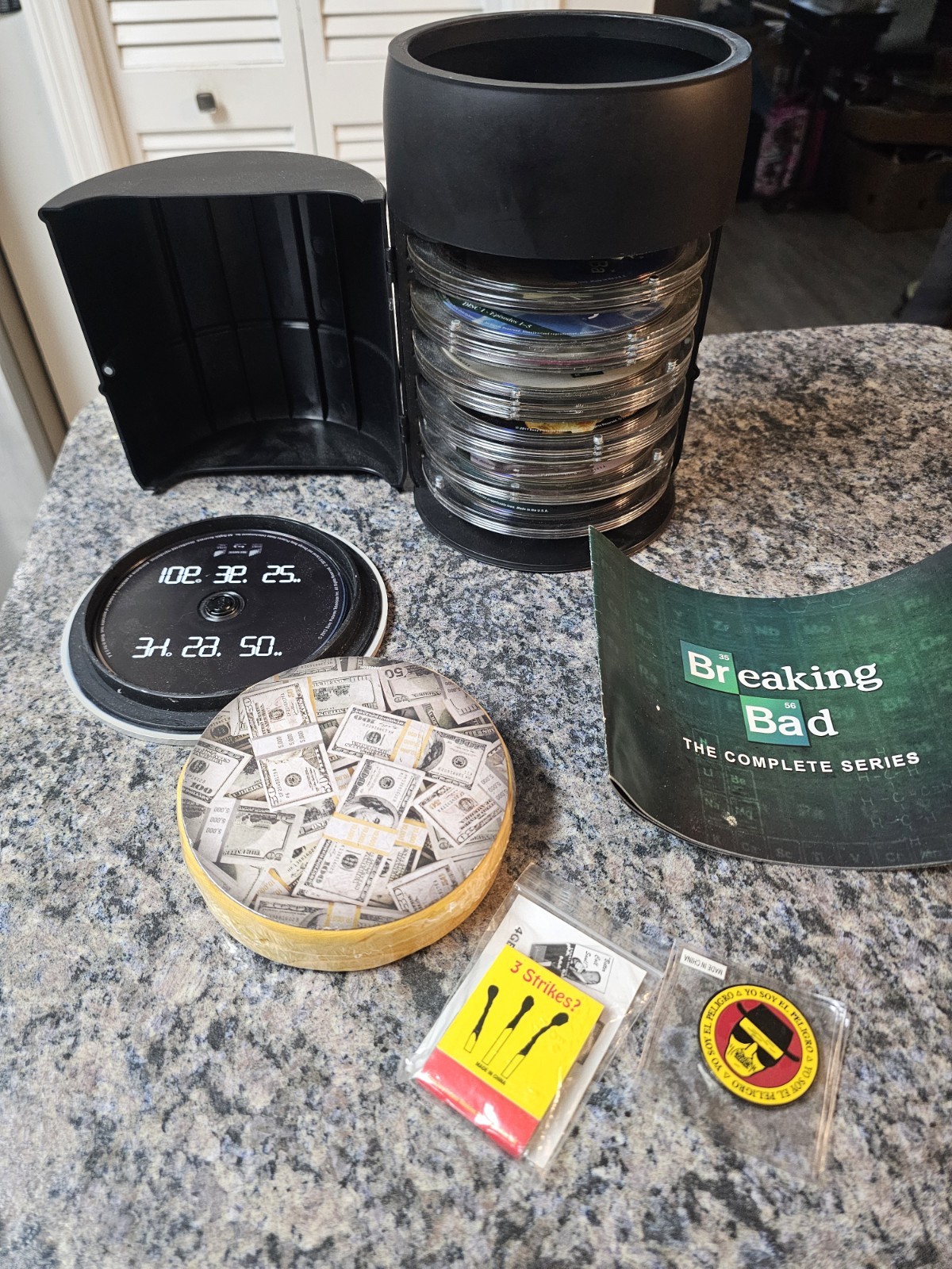 Breaking Bad: The Complete Series Blu-ray Barrel Box Set w/ Coin Apron USB 2013 Breaking Bad: The Complete Series Blu-ray Barrel Box Set w/ Coin Apron USB 2013