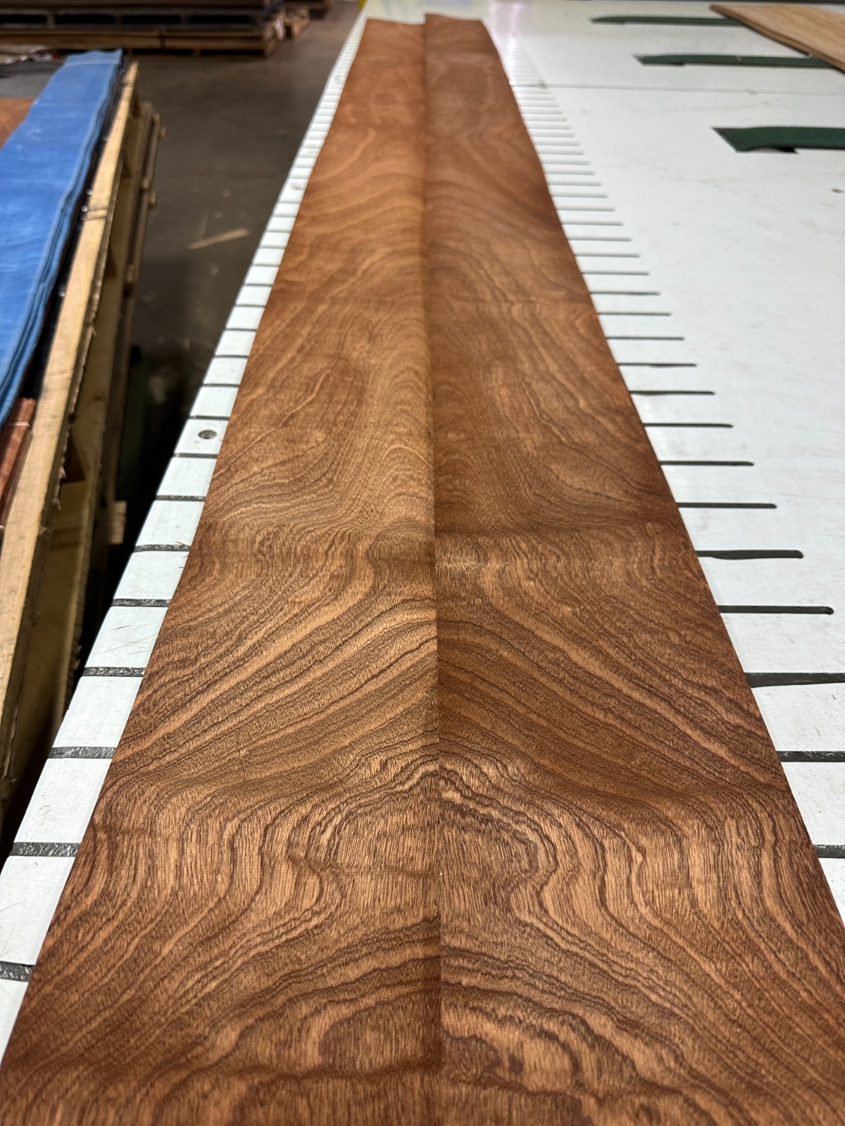 Mahogany Raw Wood Veneer 2 sheets 93\'\' x 5\'\' 319Y