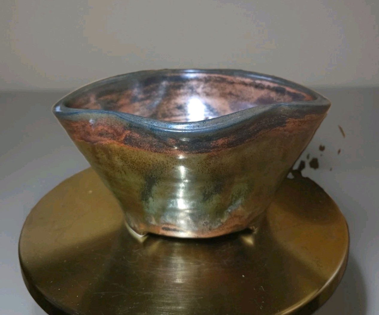 Japanese Banko Ware Art Pottery Bowl Bronze Glaze Impressed Mark 7.5\