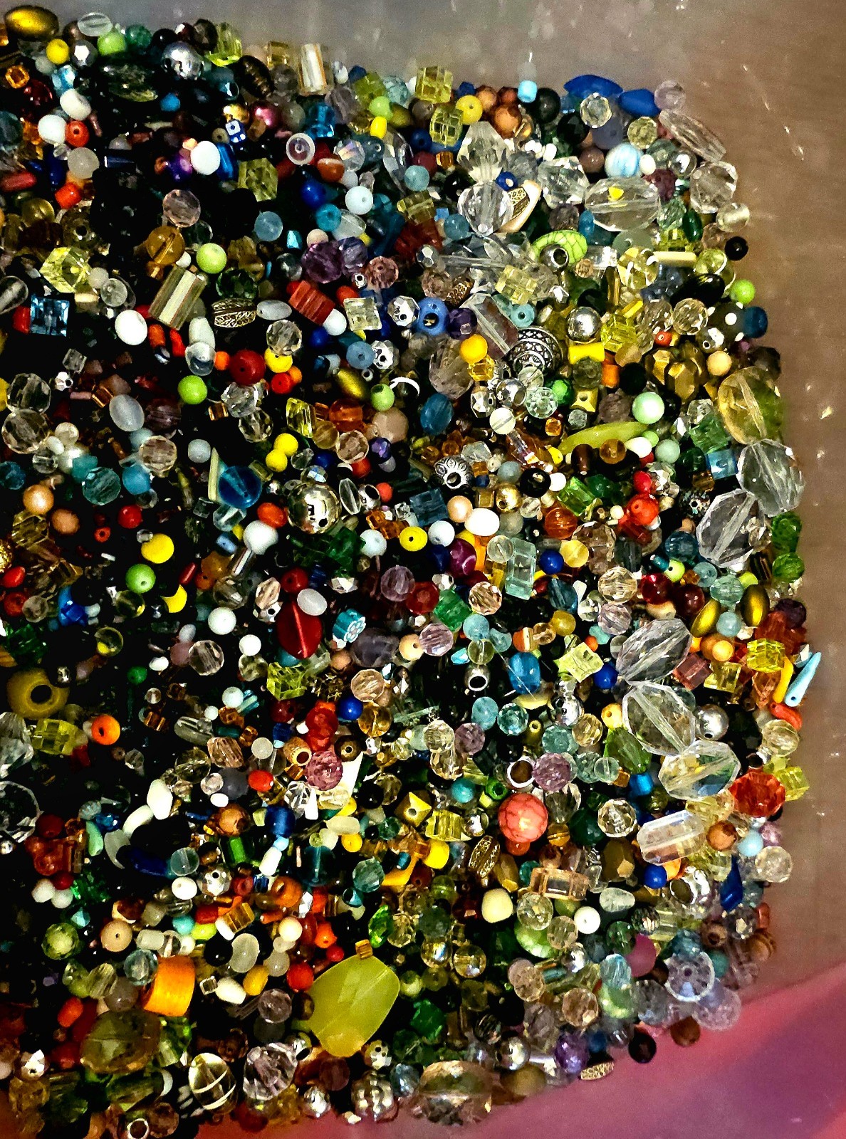 1 Pound (450g) Assorted Premium Beads. 80% Glass, Higher Quality, Larger Sizes